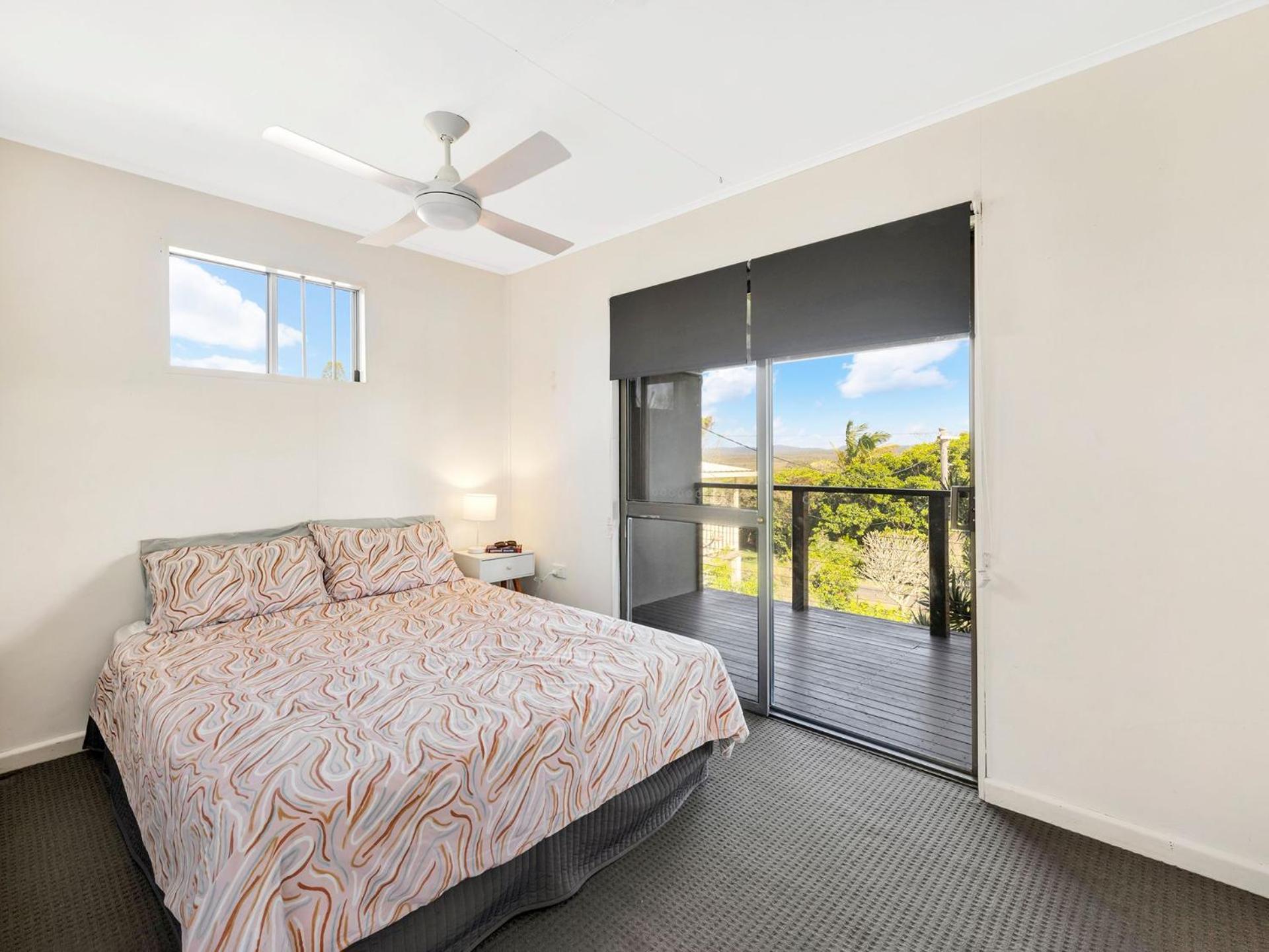 Hibiscus Dreaming - Walking distance to the beach