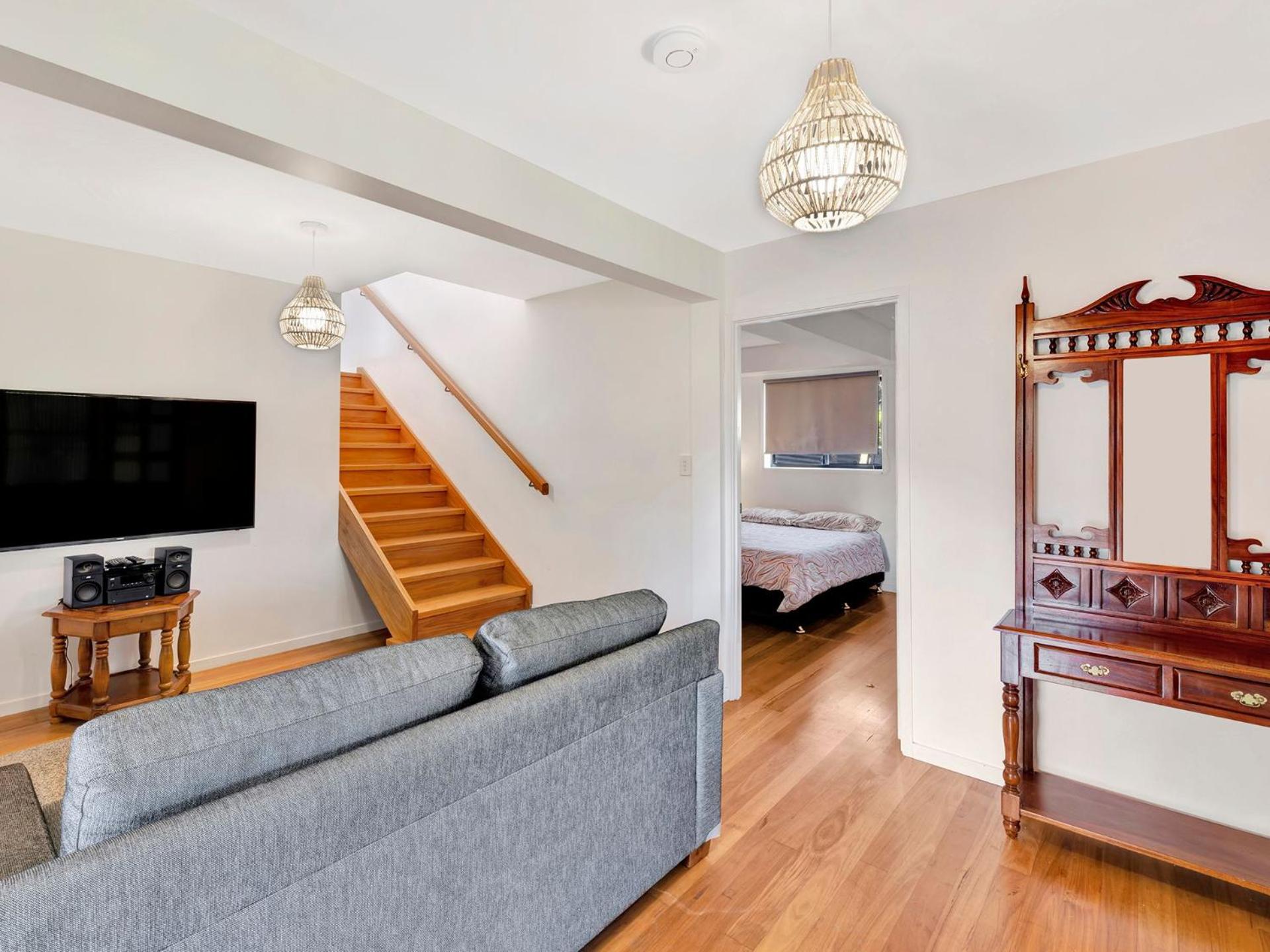 Hibiscus Dreaming - Walking distance to the beach