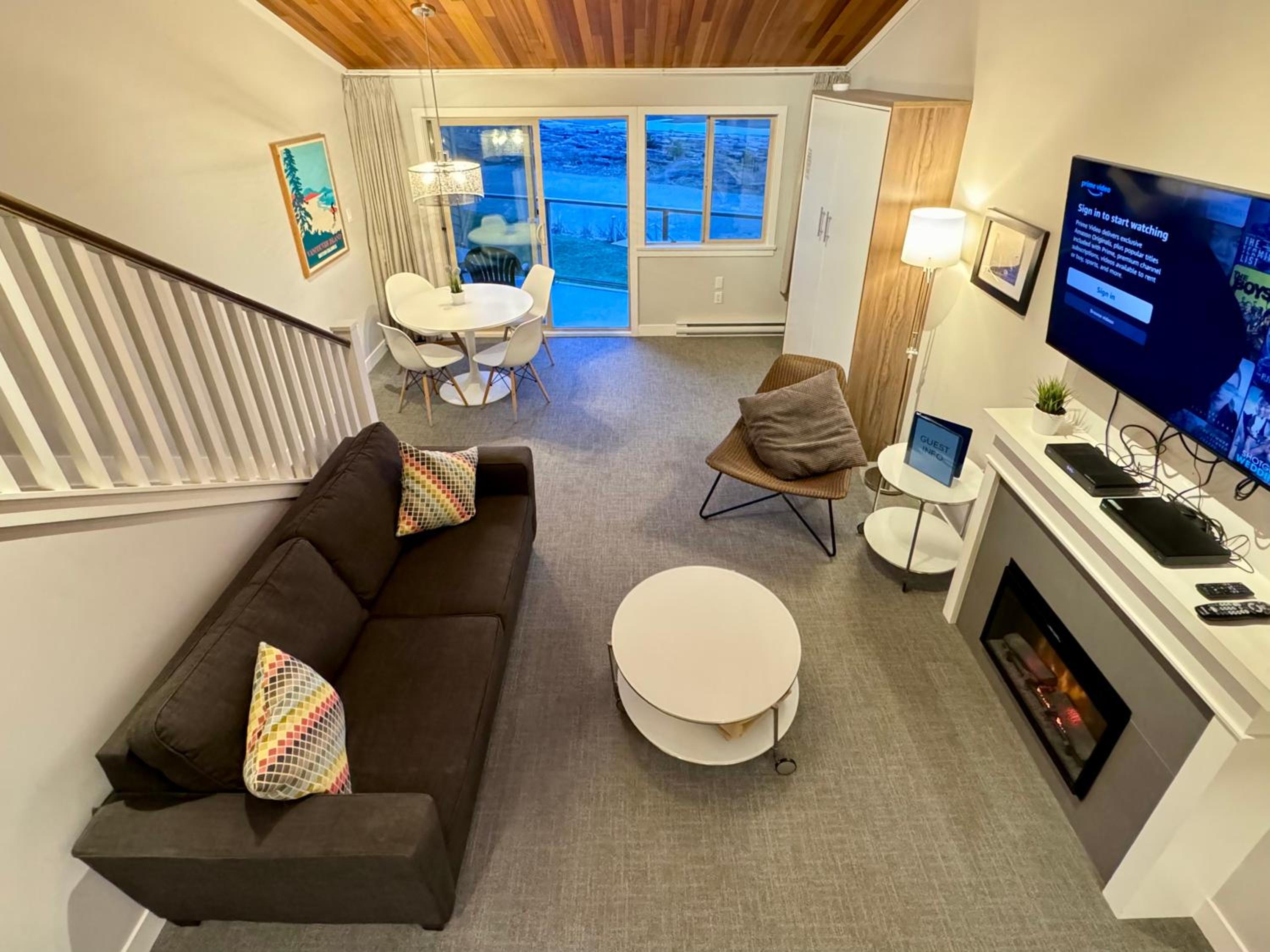 Oceanfront Studio with Loft - amazing views!