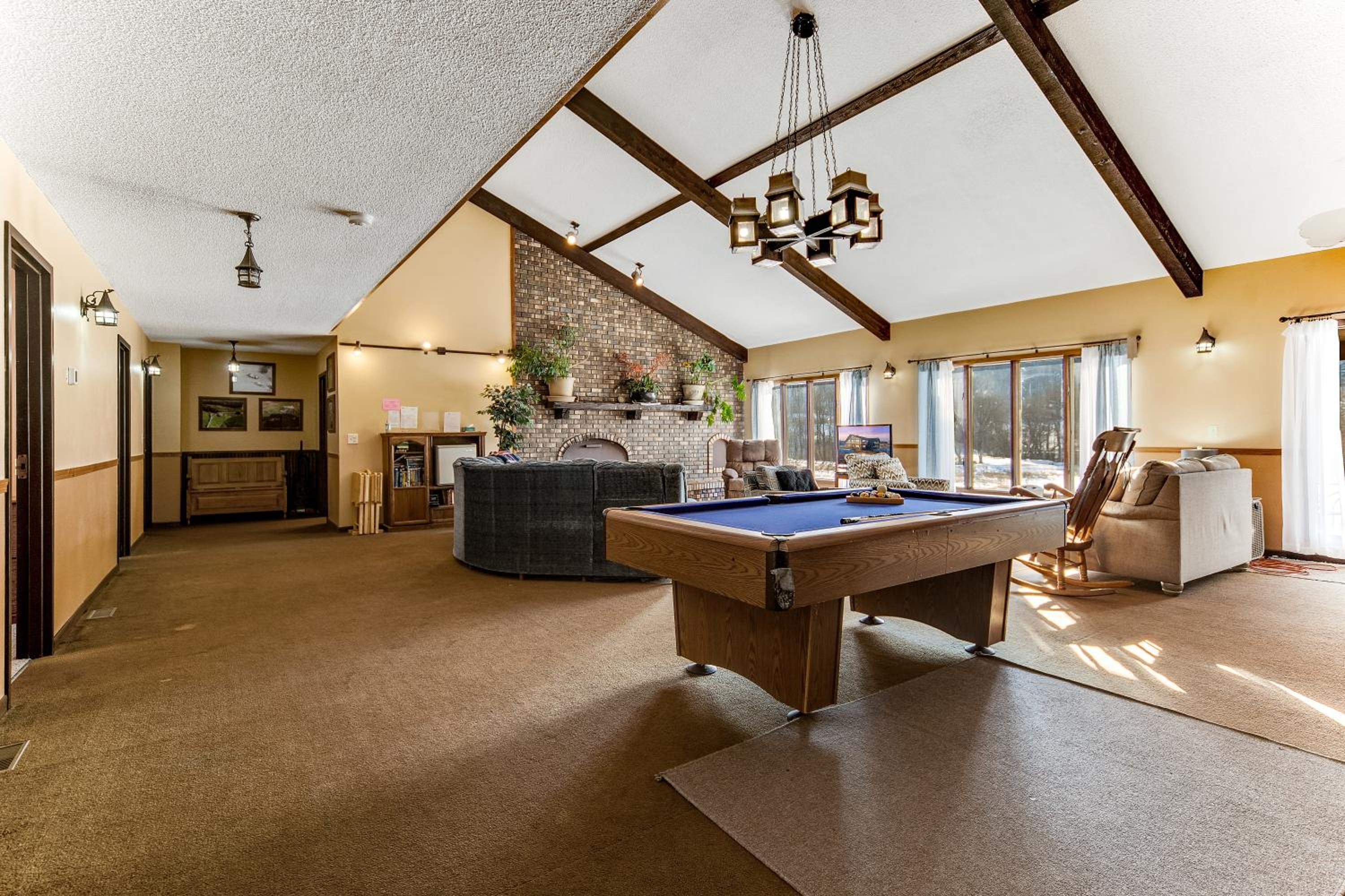 Star Hawk Springs Chateaux - Large 6 Bdrm Retreat view 3