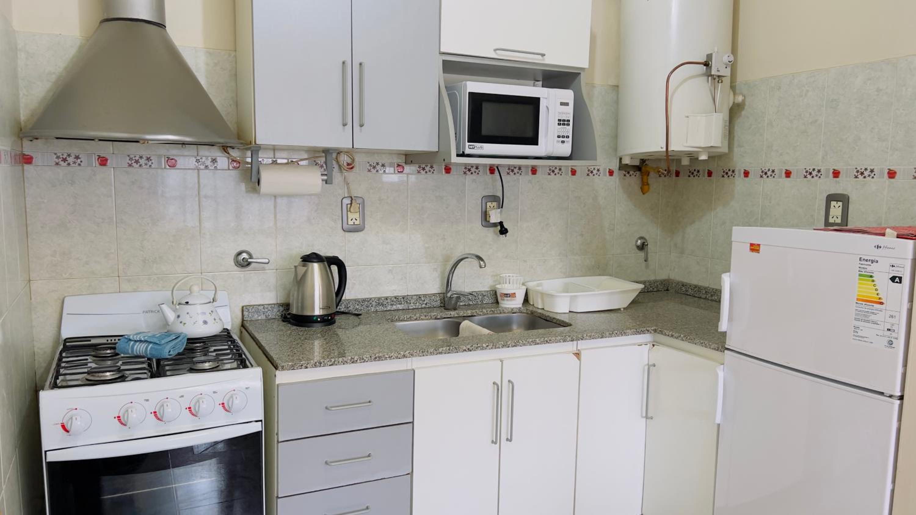 CASA en Balneario c pileta compartida cerca del Centro