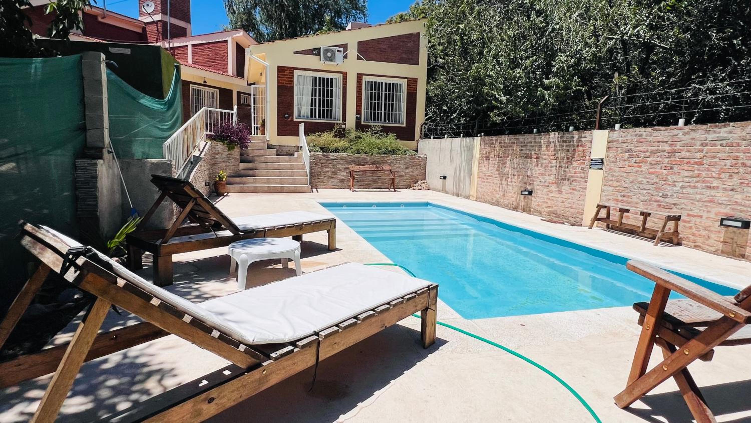 CASA en Balneario c pileta compartida cerca del Centro