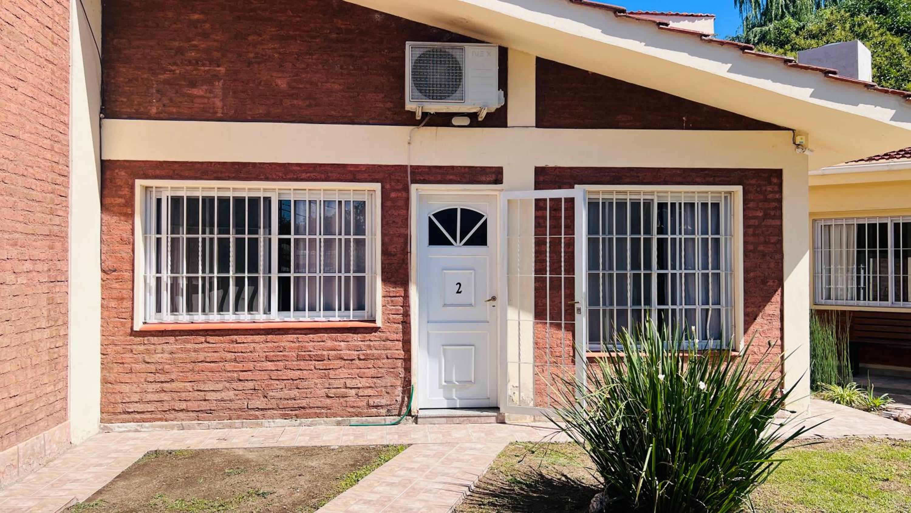 CASA en Balneario c pileta compartida cerca del Centro