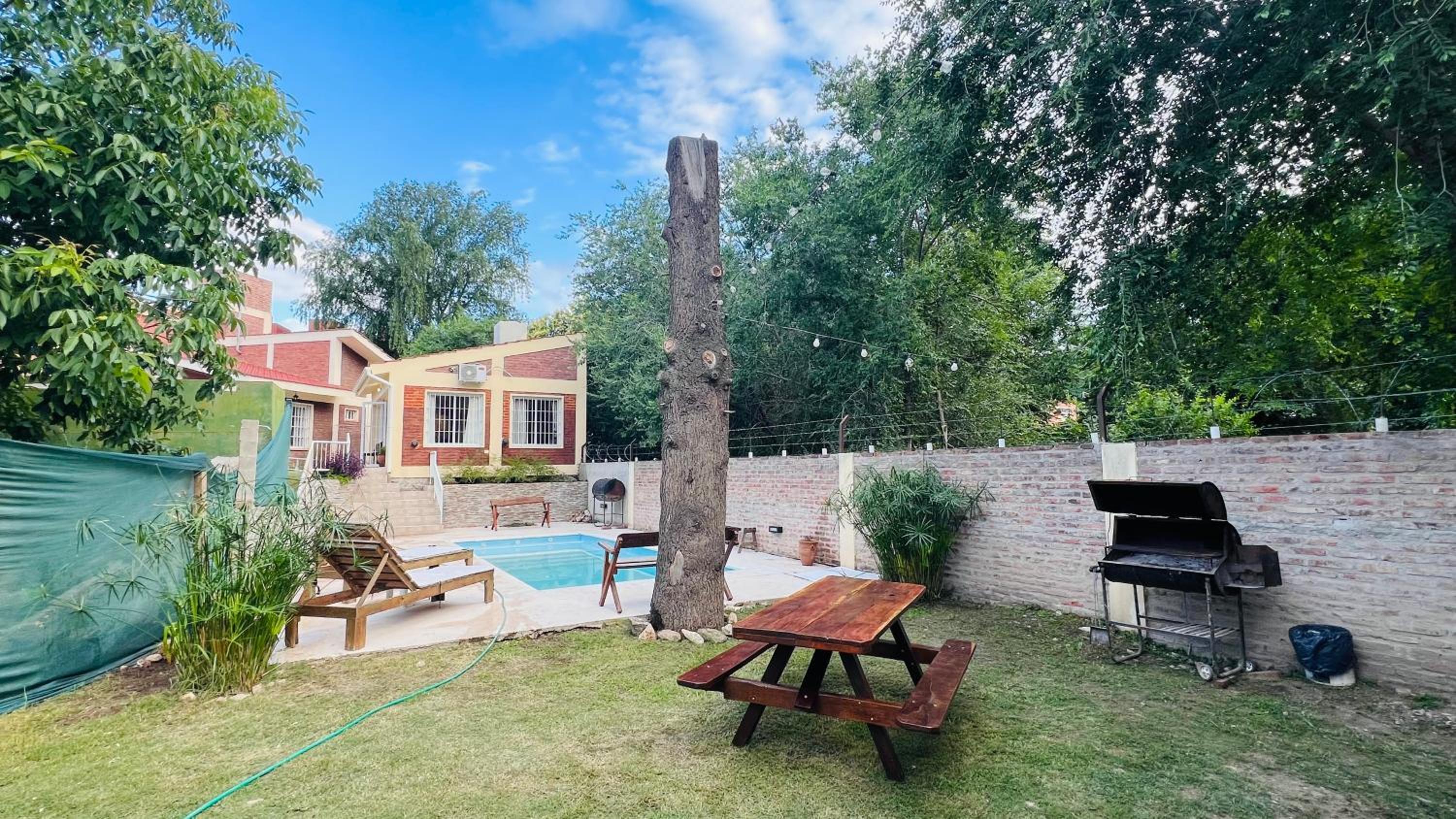 CASA en Balneario c pileta compartida cerca del Centro