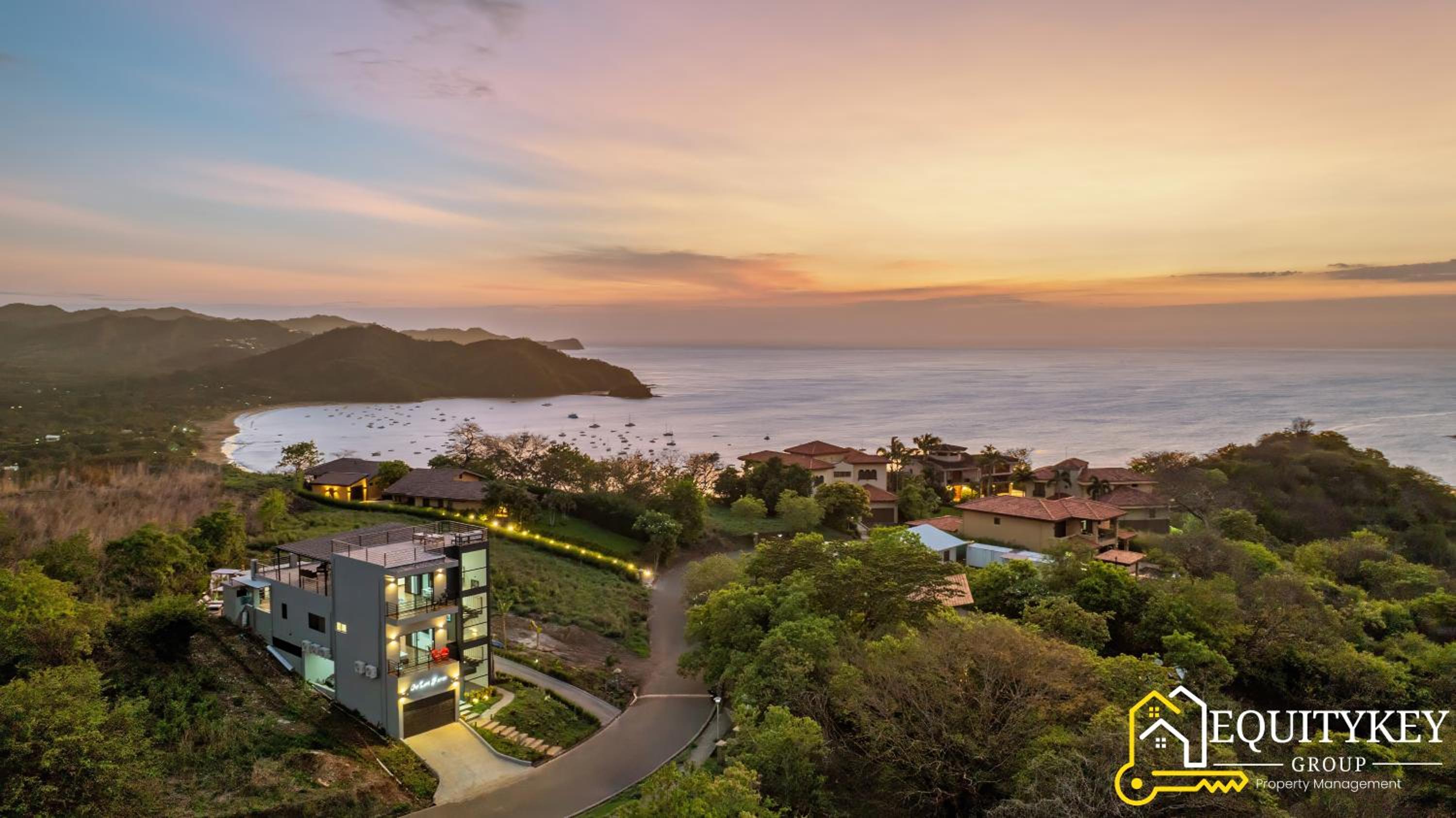 Casa Luna Amarillo - Your Pacific Escape!