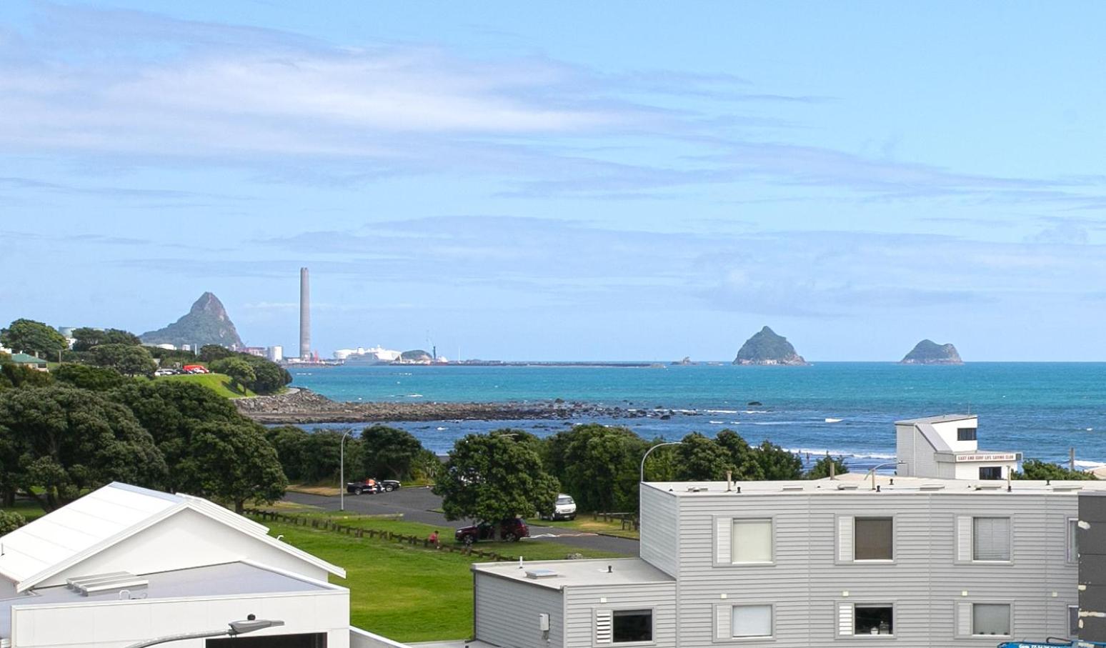 Hamblyn Heights Stunning Seaviews in New Plymouth