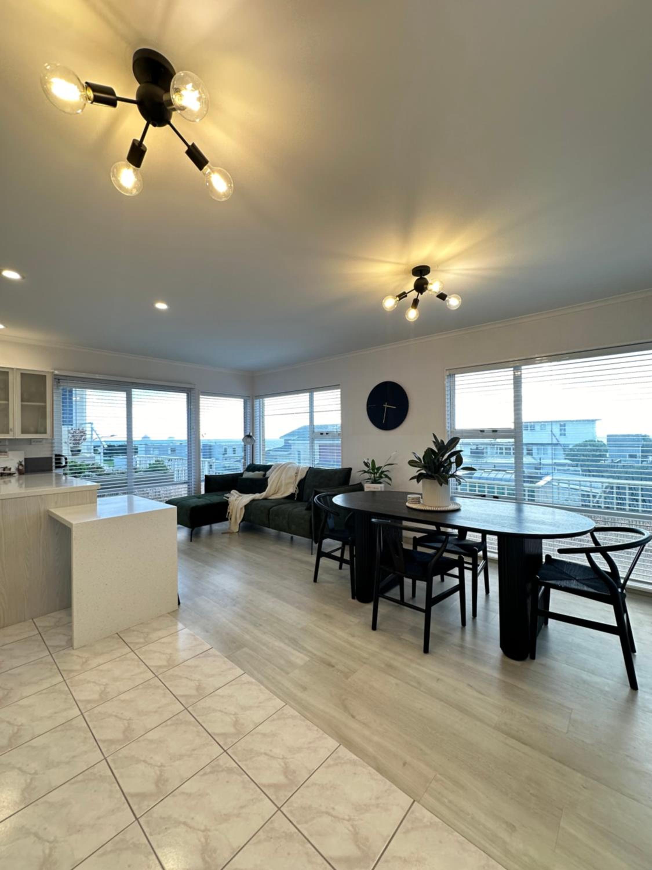 Hamblyn Heights Stunning Seaviews in New Plymouth