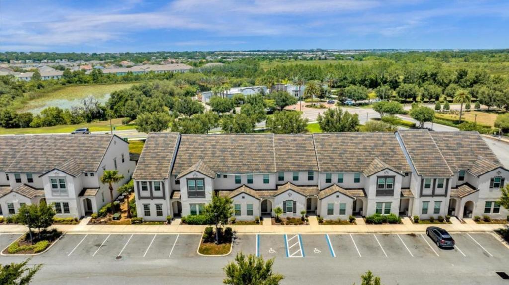 4 Bedroooms3.5 Bathrooms Festival Resort 126CD view 4