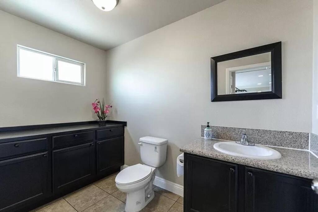 Huge 10 bedrooms! South of DTLA