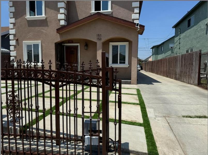 Huge 10 bedrooms! South of DTLA