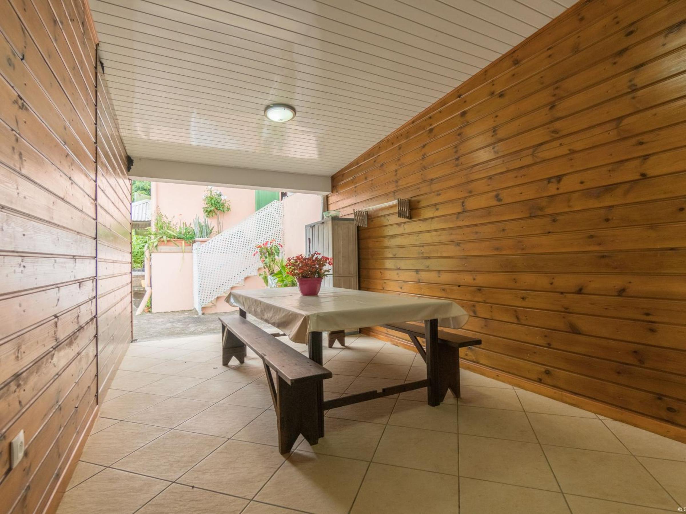 Gîte confortable à Petite-Île avec piscine partagée et accès PMR - FR-1-786-6 view 5