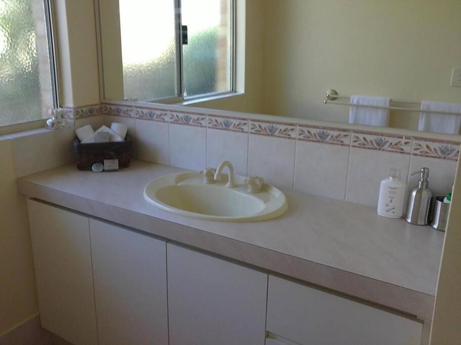 The Family Home - Deluxe Comfort & Ideal Location