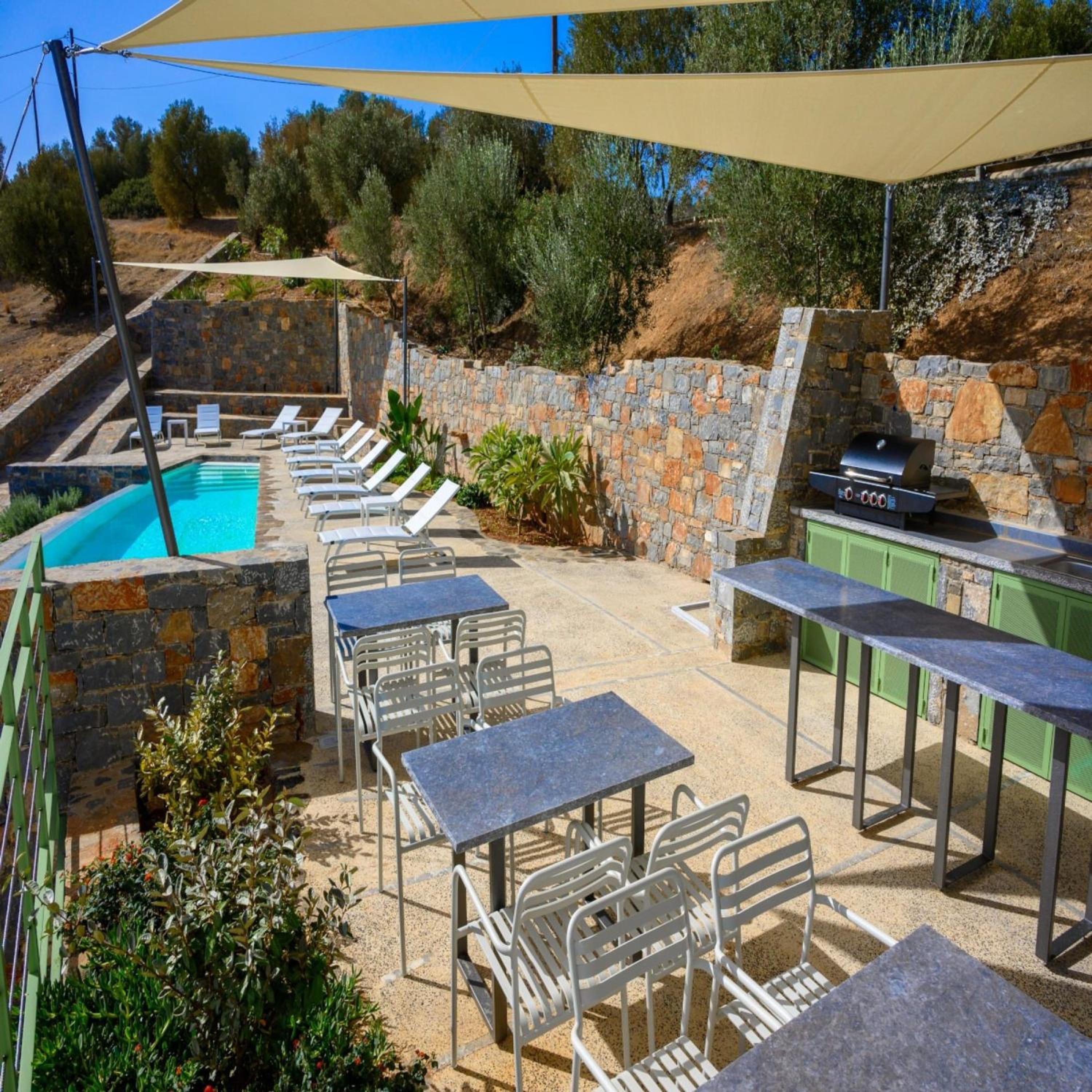 Roots Suites in Crete view 4