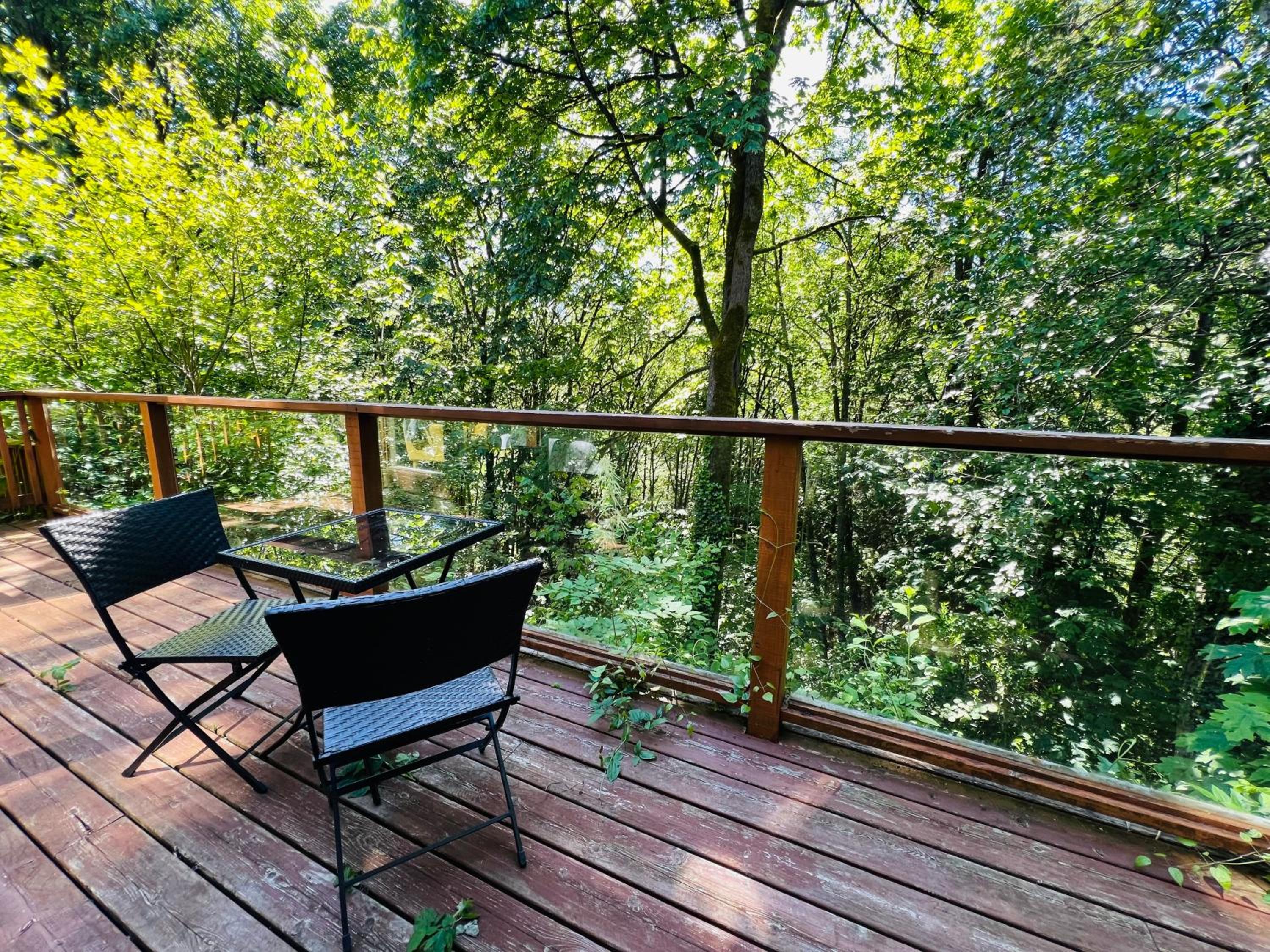 Creekside private suite