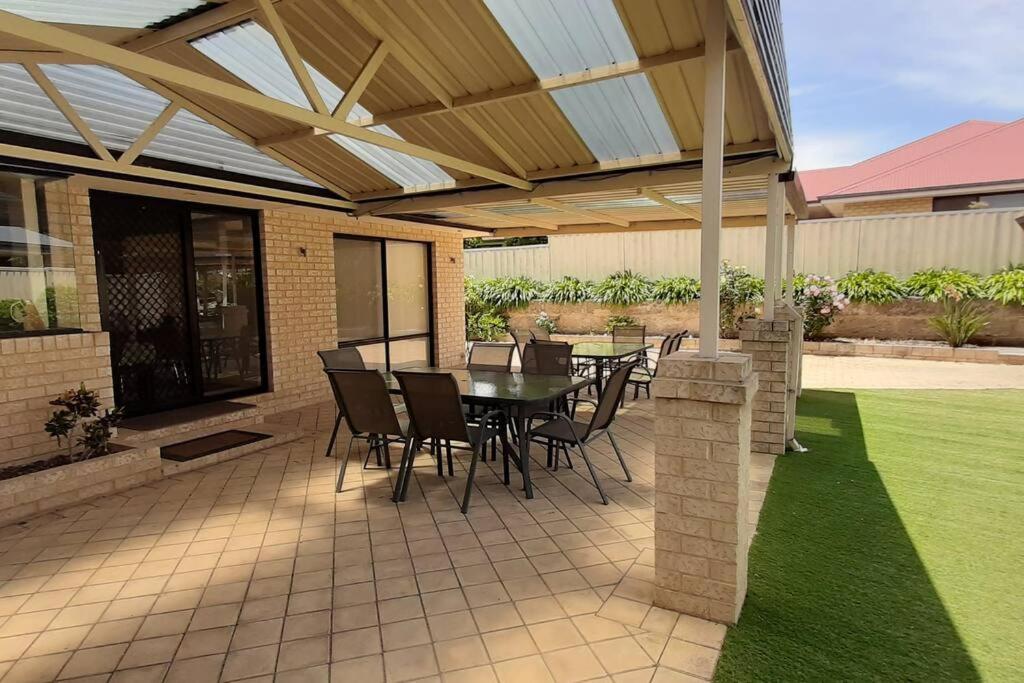 The Retreat - Central & Quiet Location - Cockburn Central
