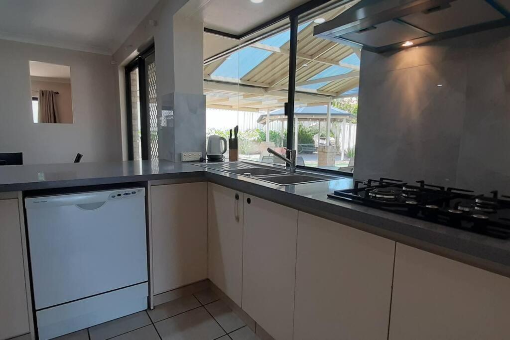 The Retreat - Central & Quiet Location - Cockburn Central