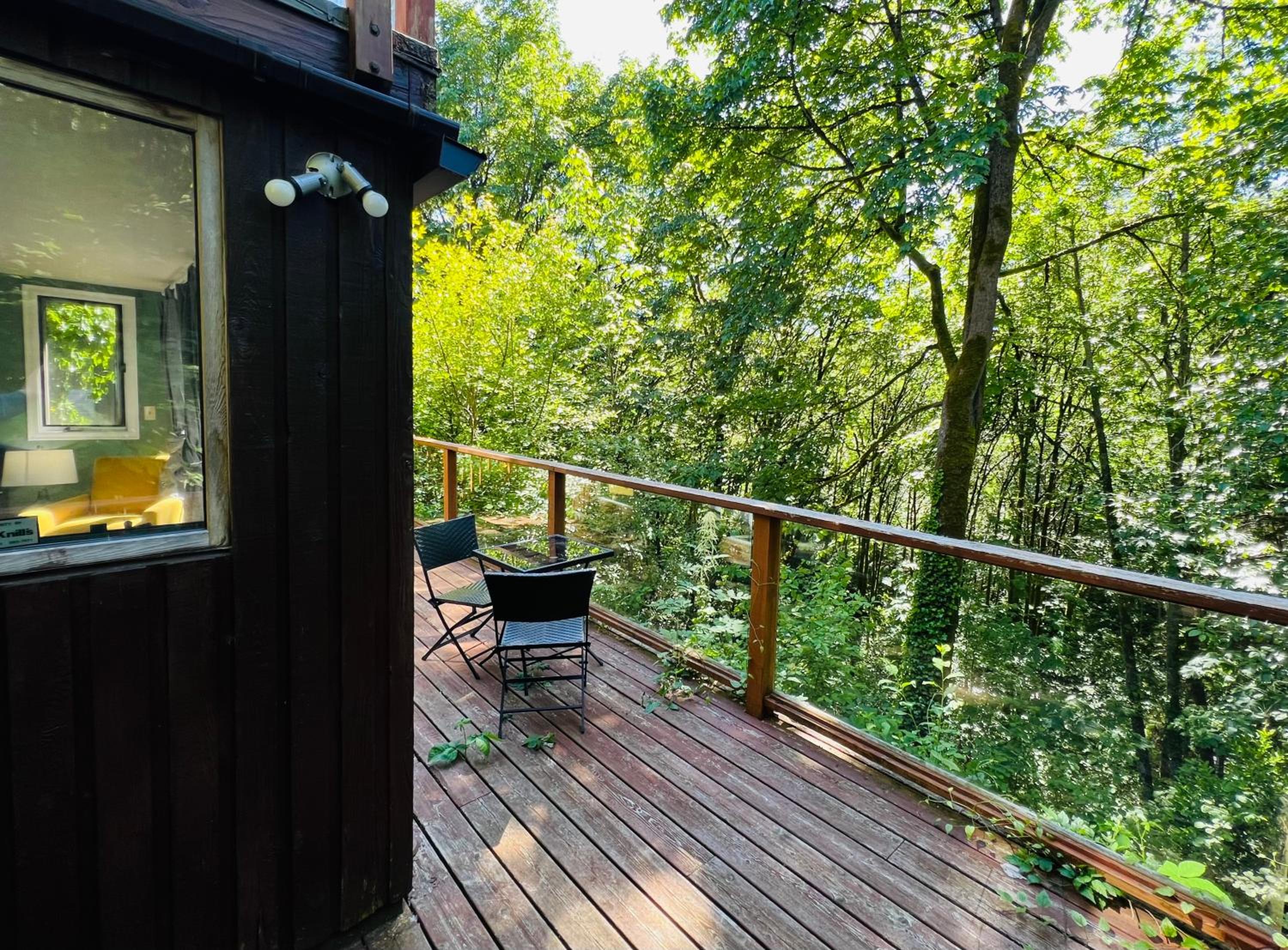 Creekside private suite