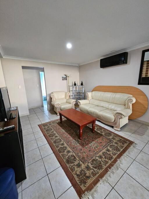 The Retreat - Central & Quiet Location - Cockburn Central