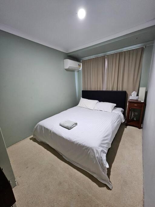 The Retreat - Central & Quiet Location - Cockburn Central