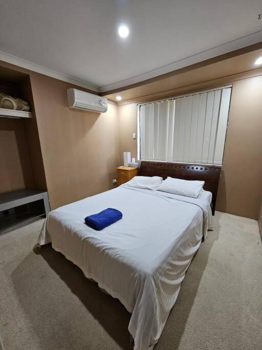 The Retreat - Central & Quiet Location - Cockburn Central