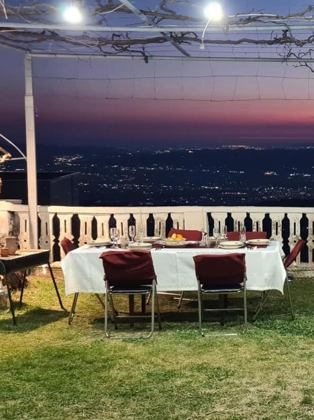 Garden Villa Guni