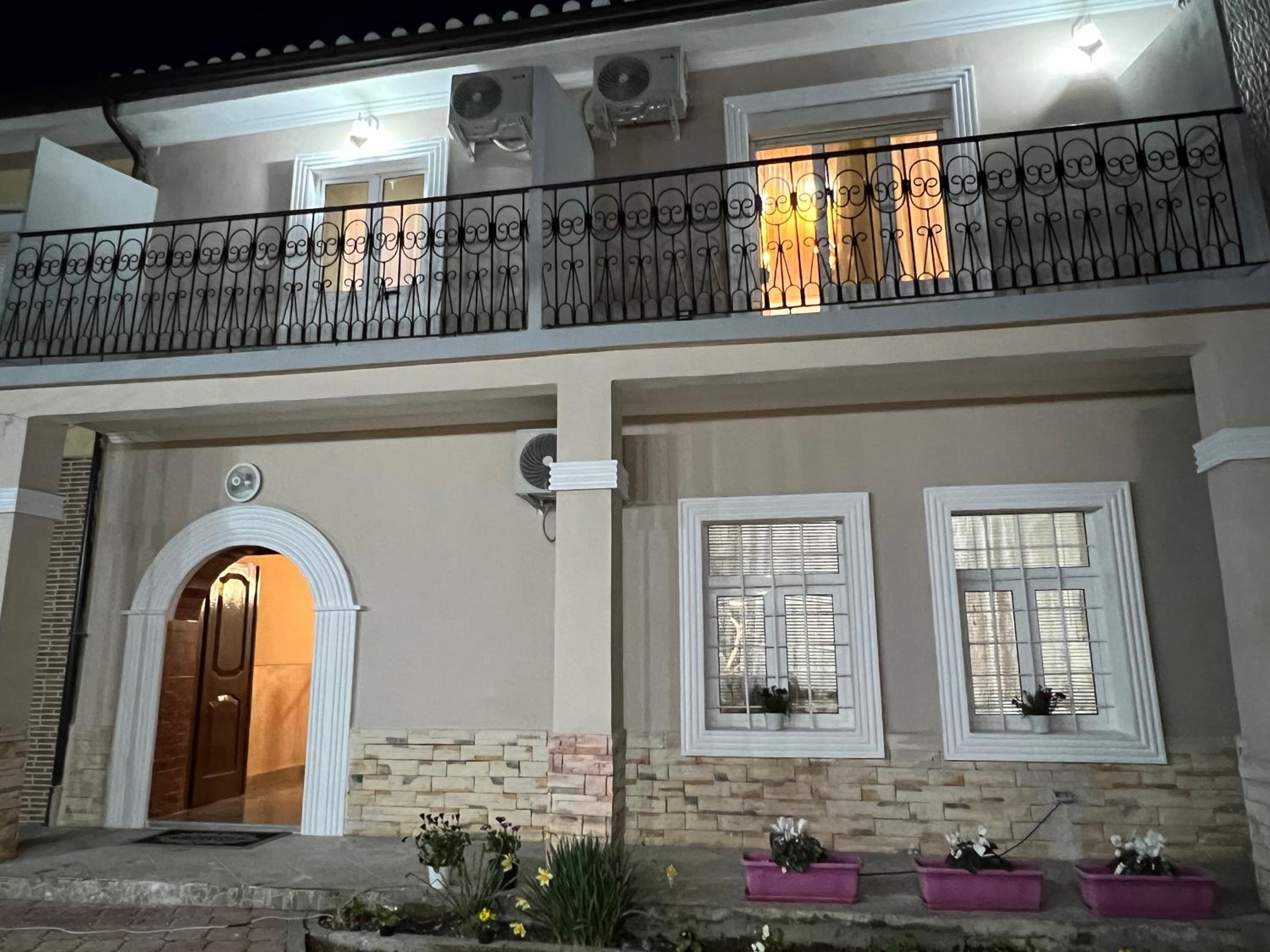 Garden Villa Guni
