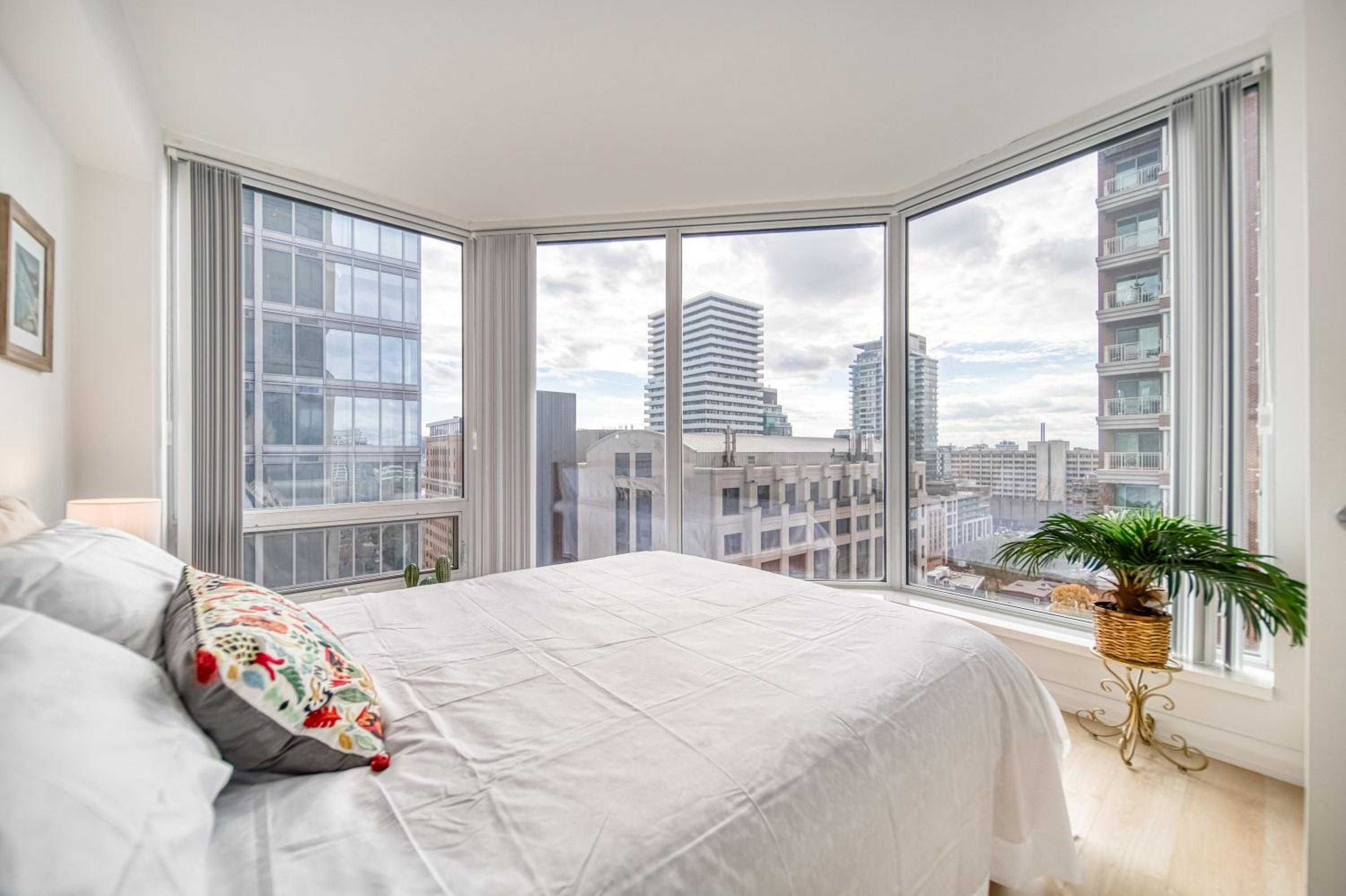 Yorkville Plaza Express Stay