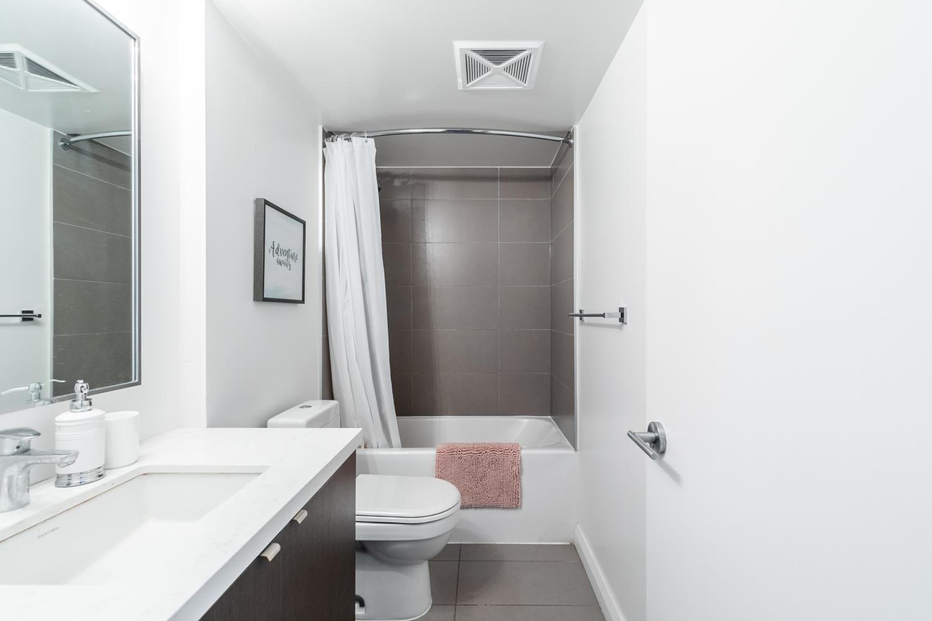 Yorkville Plaza Express Stay