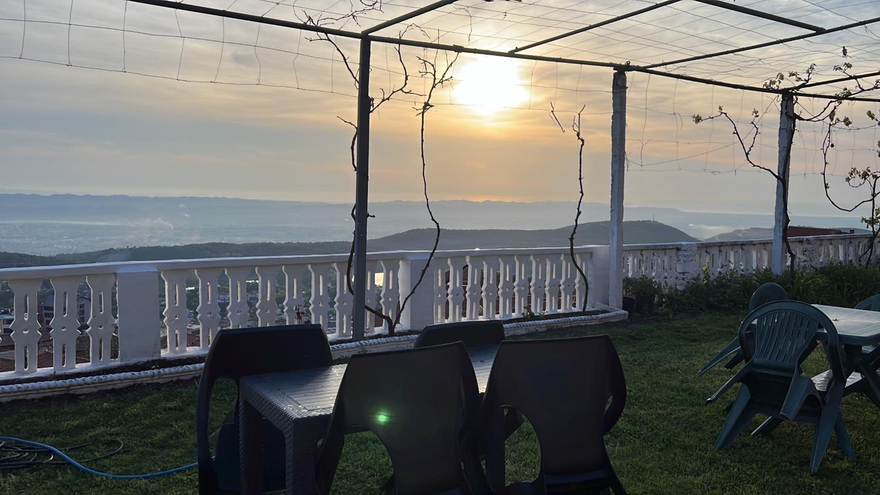 Garden Villa Guni
