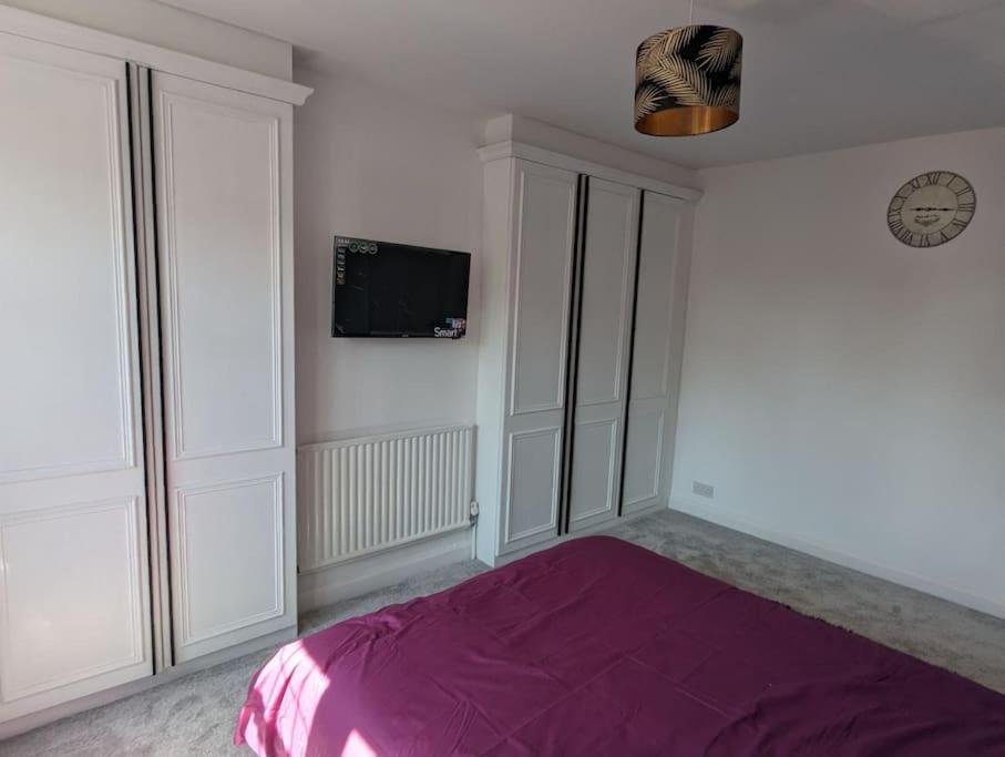 Luxury home in Nuneaton - home from home view 2