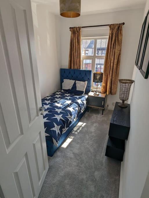 Luxury home in Nuneaton - home from home view 5