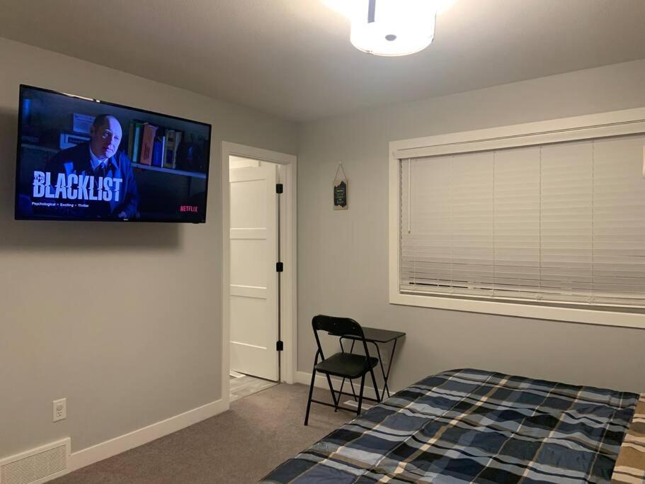 Exquisite 3 BR Villa with Double Garage-King Bed