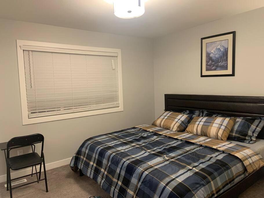 Exquisite 3 BR Villa with Double Garage-King Bed