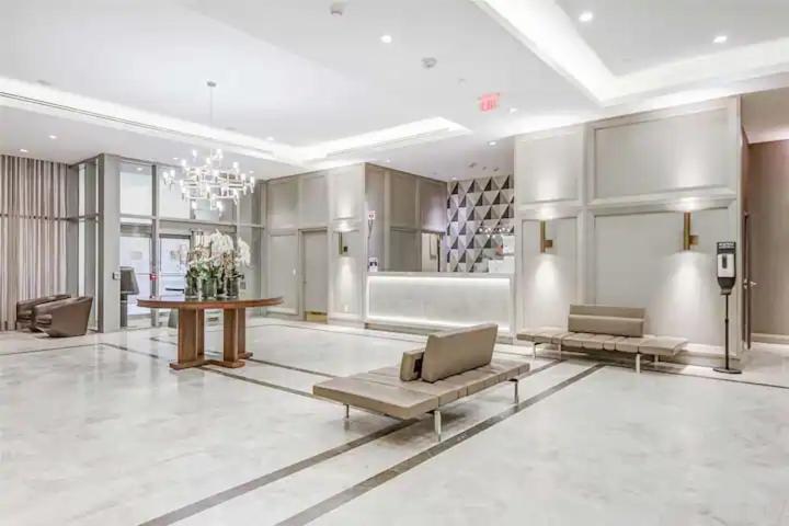 Yorkville Plaza Express Stay
