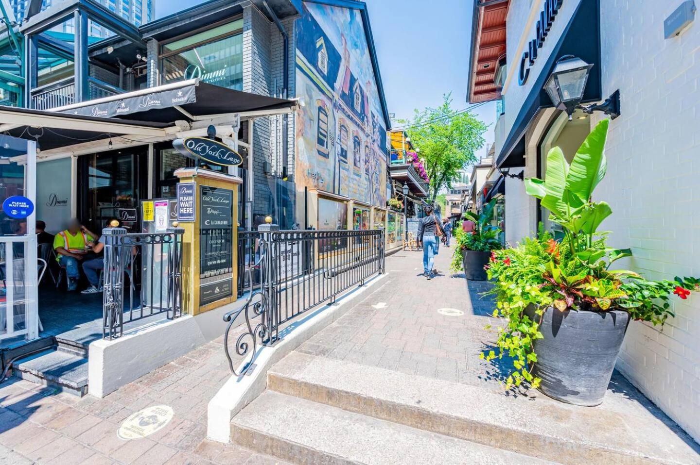 Yorkville Plaza Express Stay