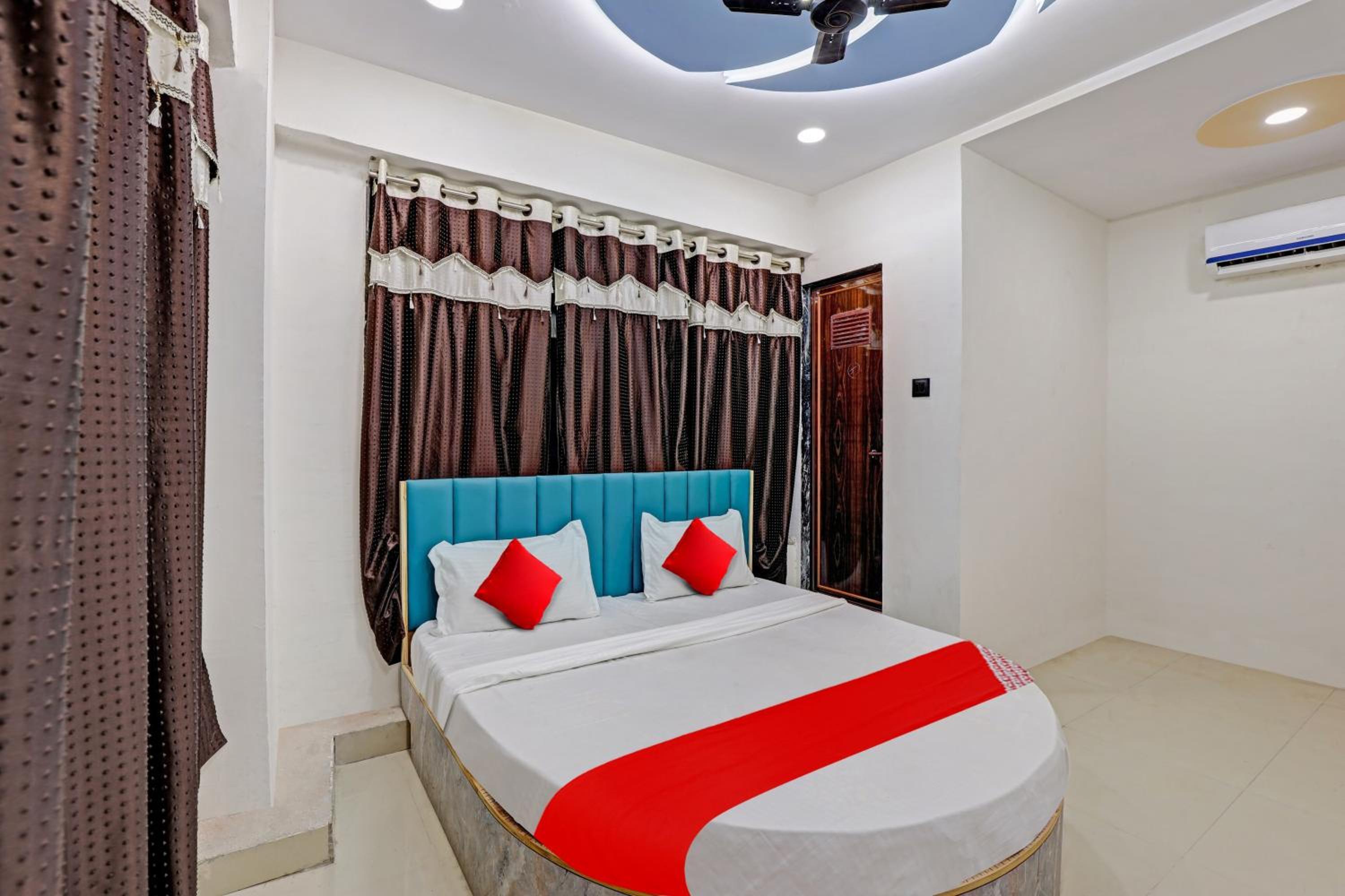 Hotel O VR Hotel view 4