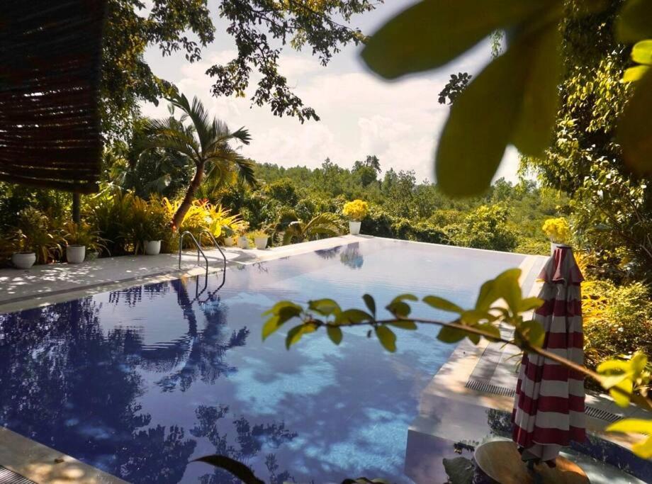 Vista Verde, Family Living