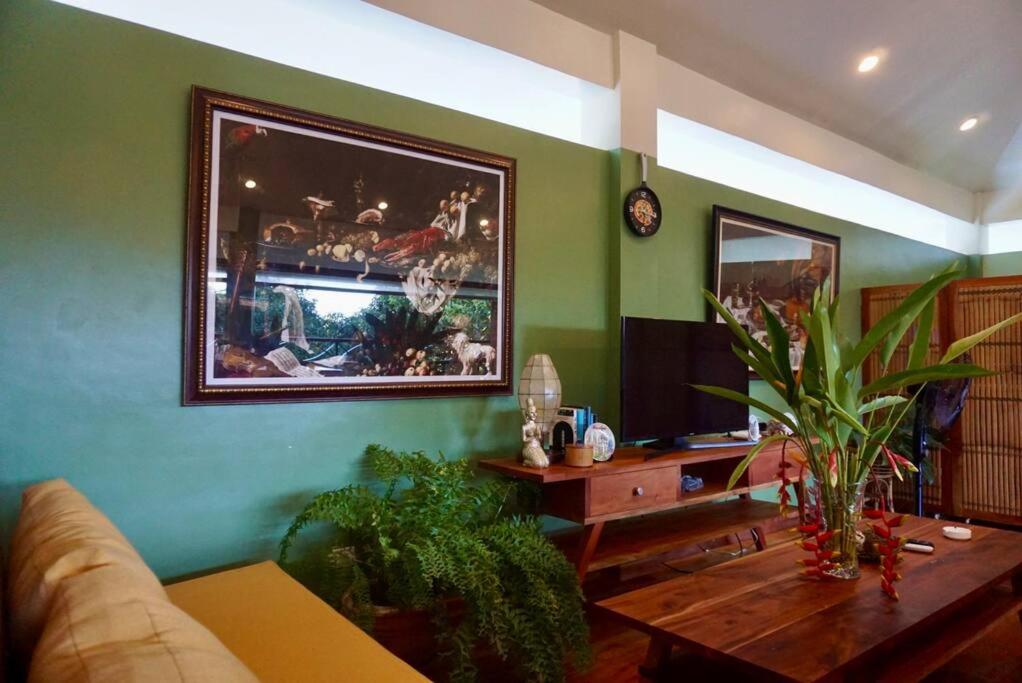 Vista Verde, Family Living