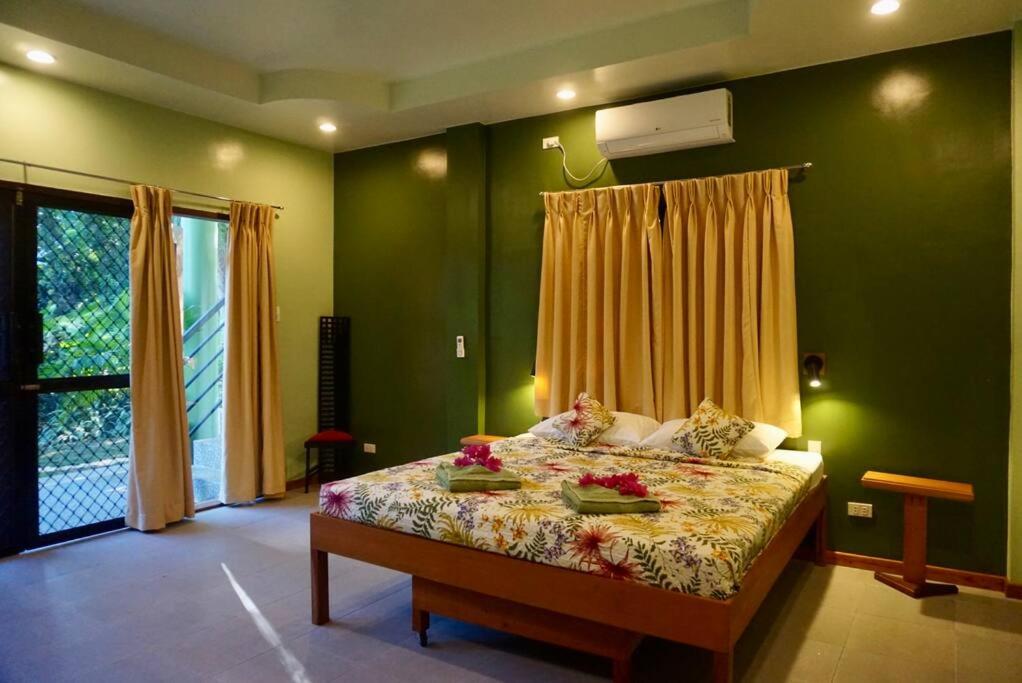 Vista Verde, Family Living