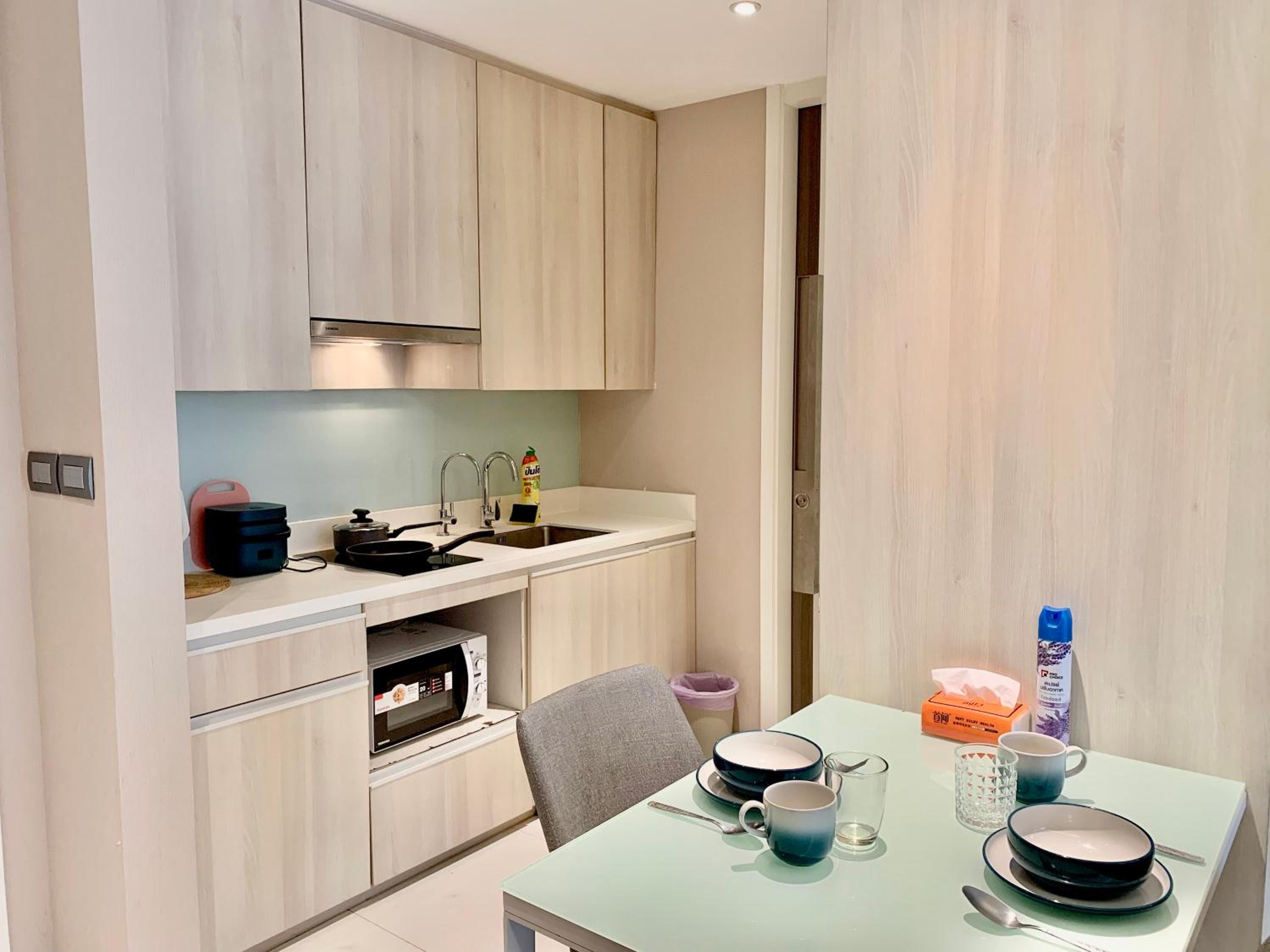 Sukhumvit 11#Luxury#Pool#Gym#BTS Nana&MRT Sukhumvit#1BR#Max4ppl