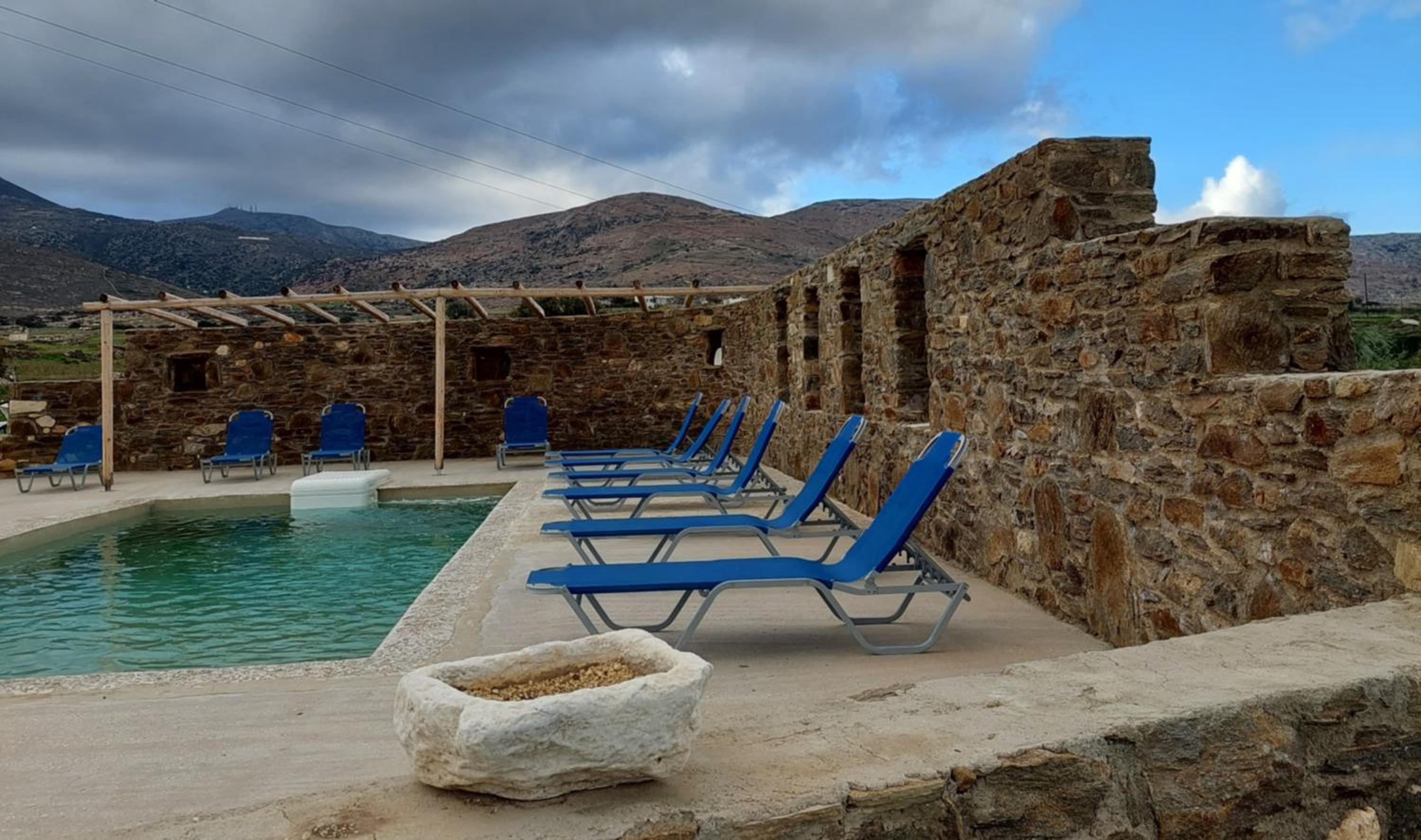 NikoRamaVilla Paros with swimming poll and BBQ for 21 guests