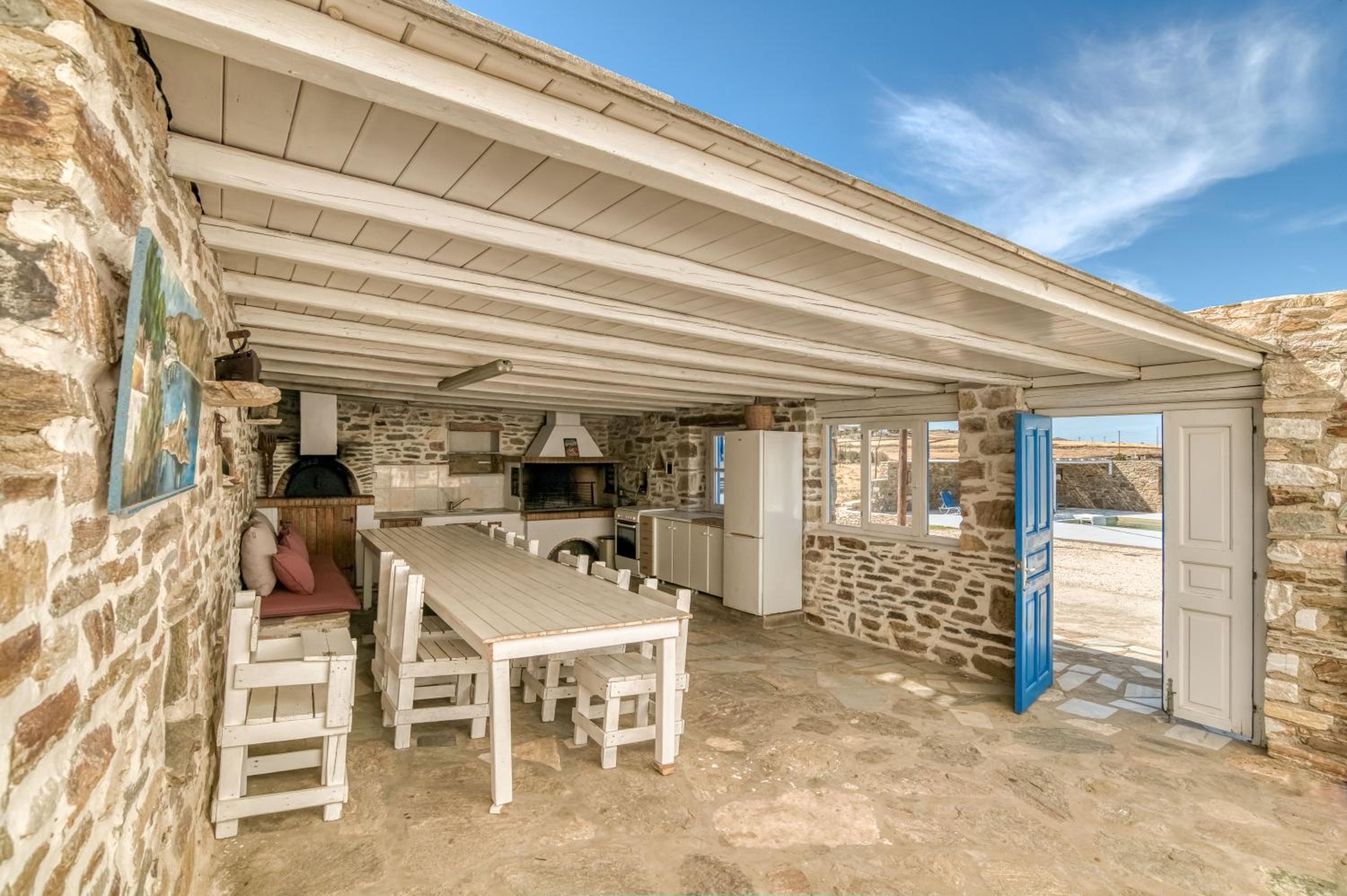 NikoRamaVilla Paros with swimming poll and BBQ for 21 guests