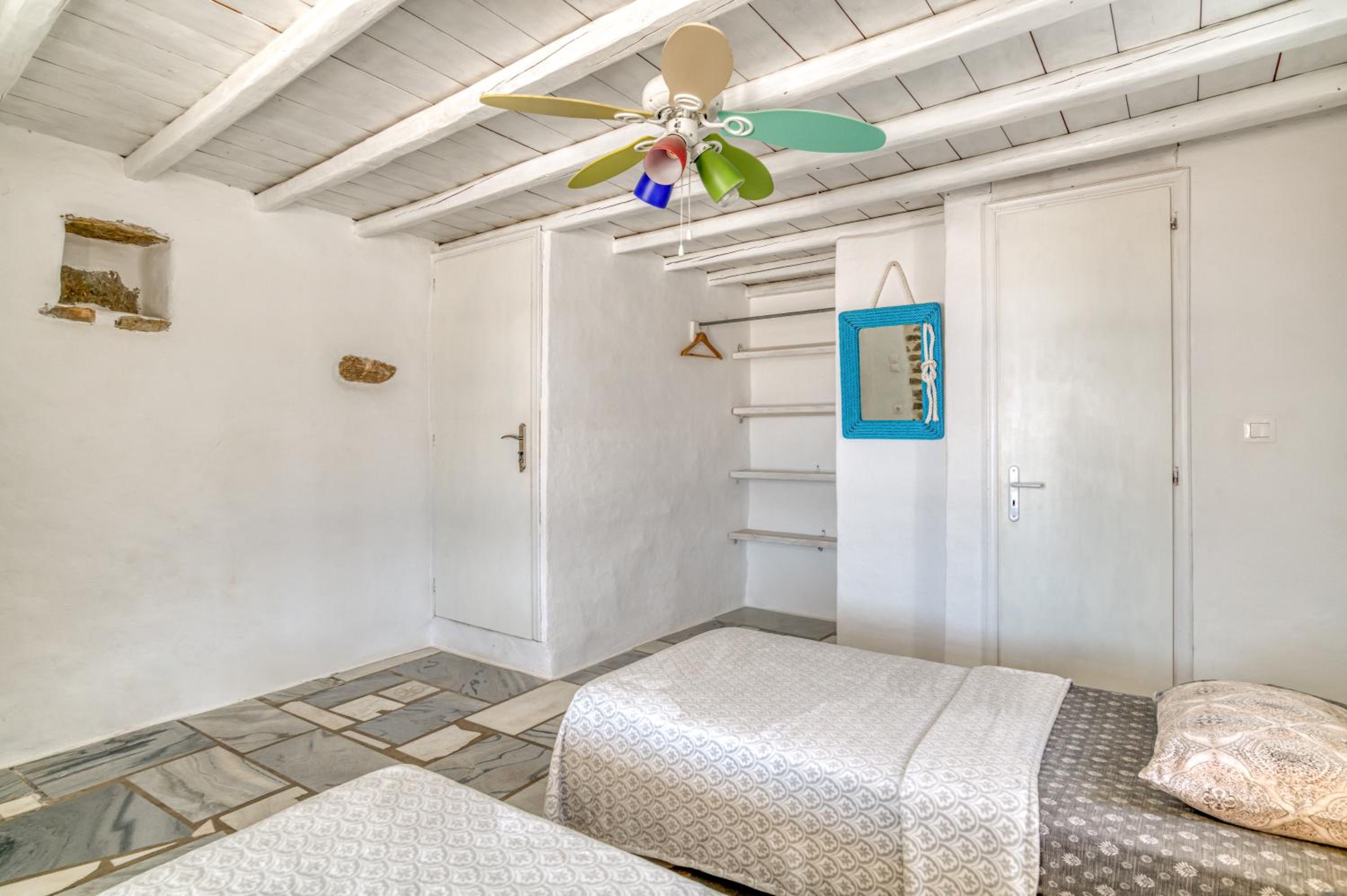 NikoRamaVilla Paros with swimming poll and BBQ for 21 guests
