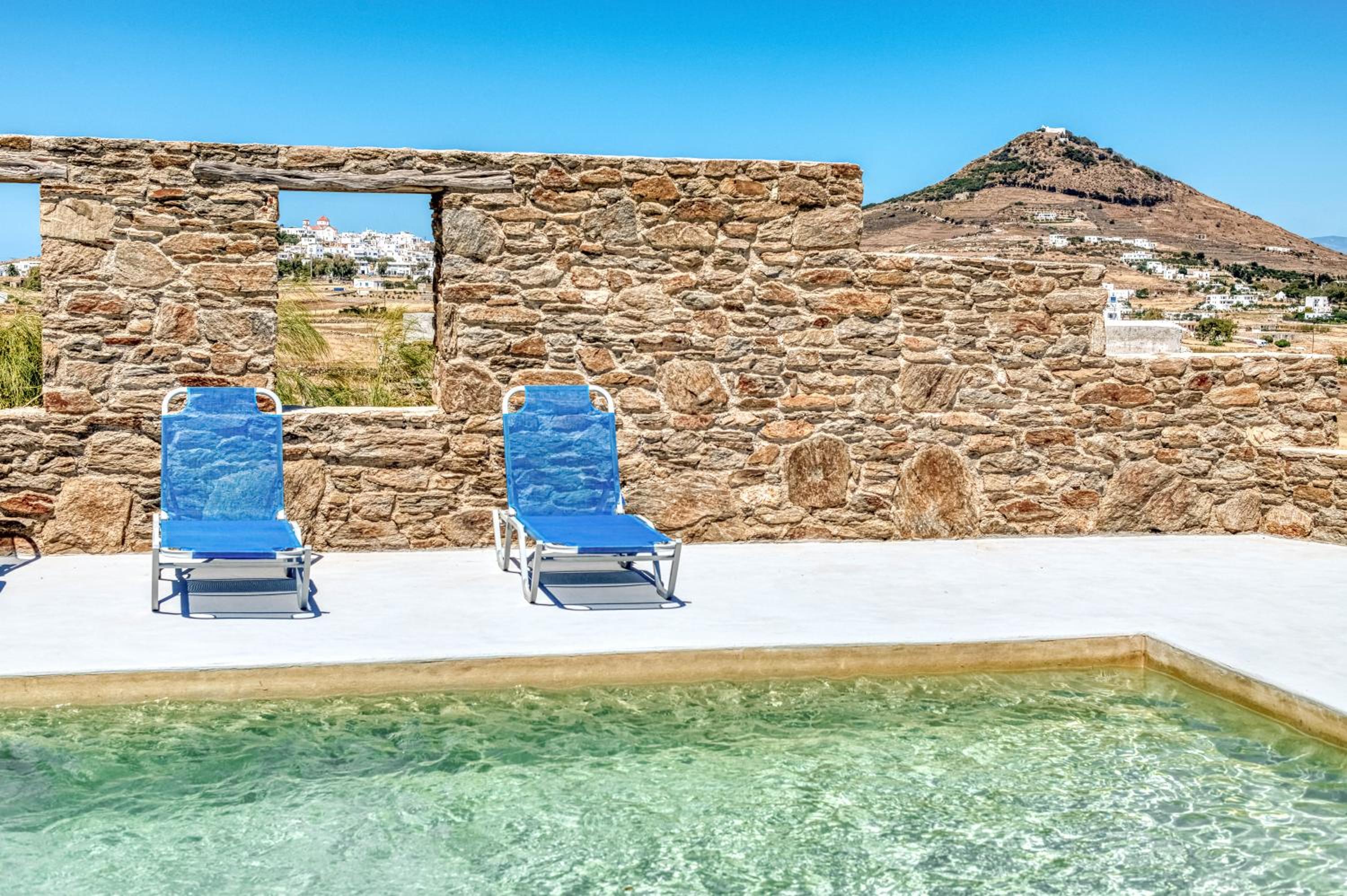 NikoRamaVilla Paros with swimming poll and BBQ for 21 guests