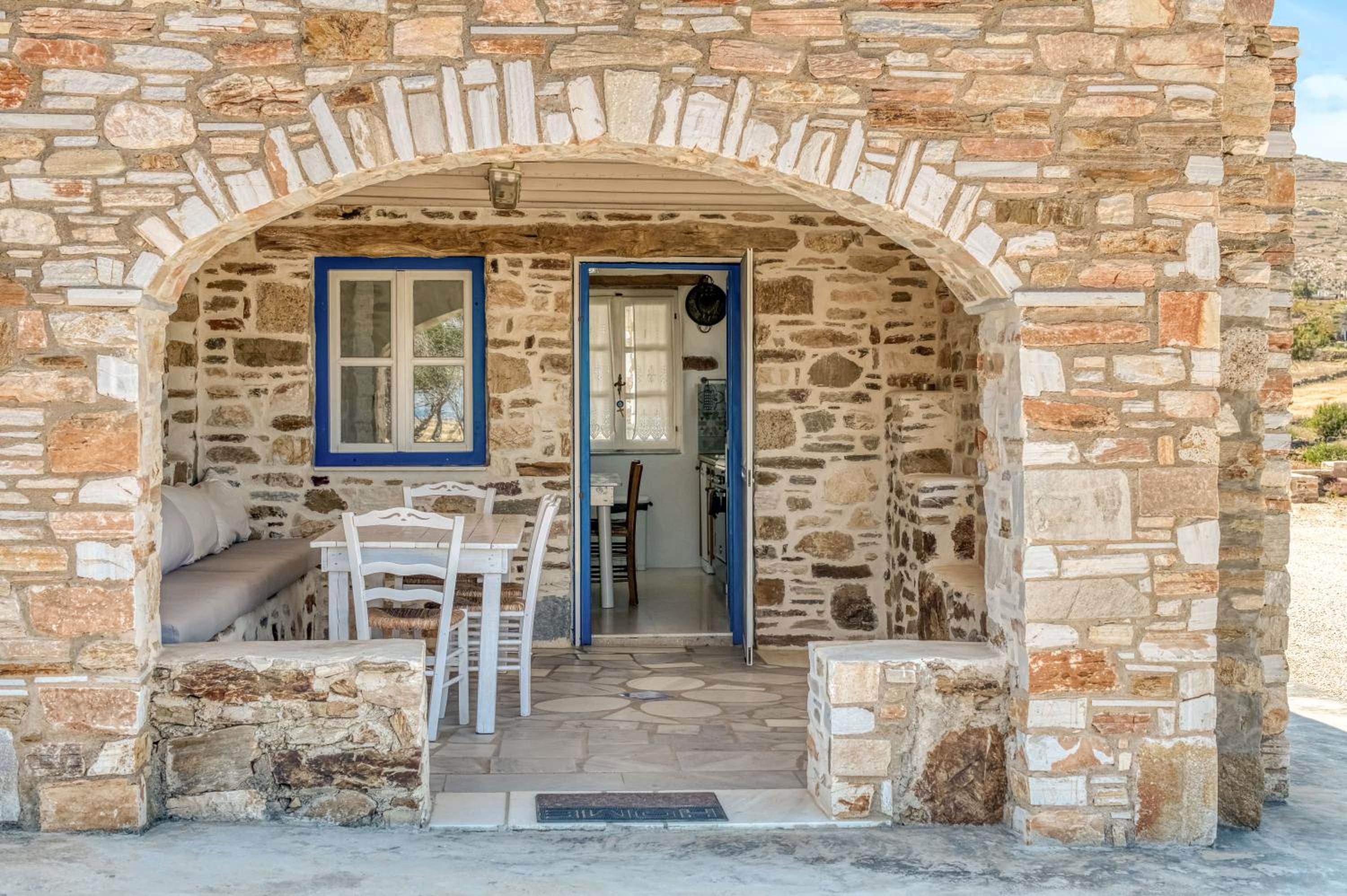 NikoRamaVilla Paros with swimming poll and BBQ for 21 guests