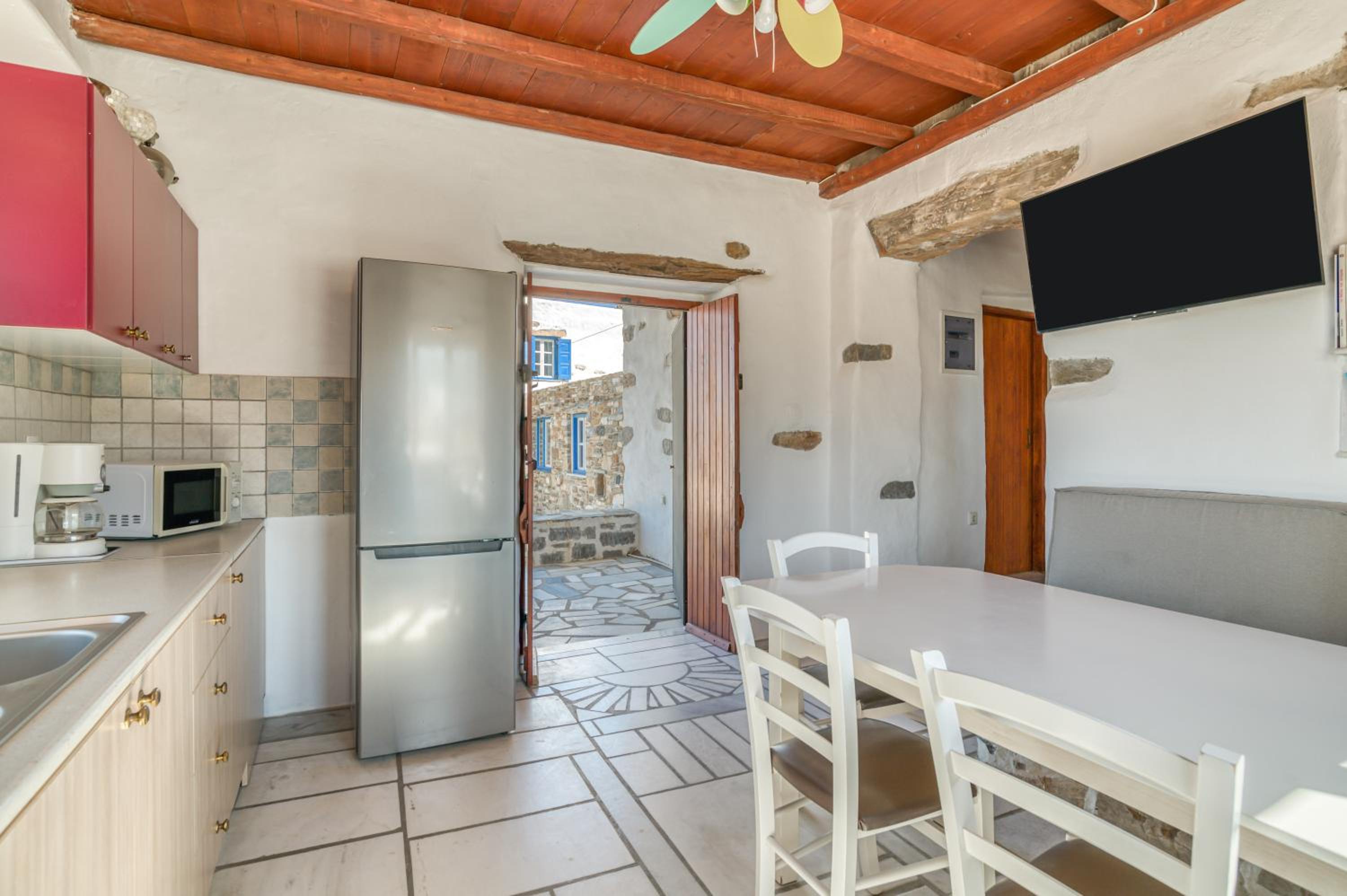 NikoRamaVilla Paros with swimming poll and BBQ for 21 guests