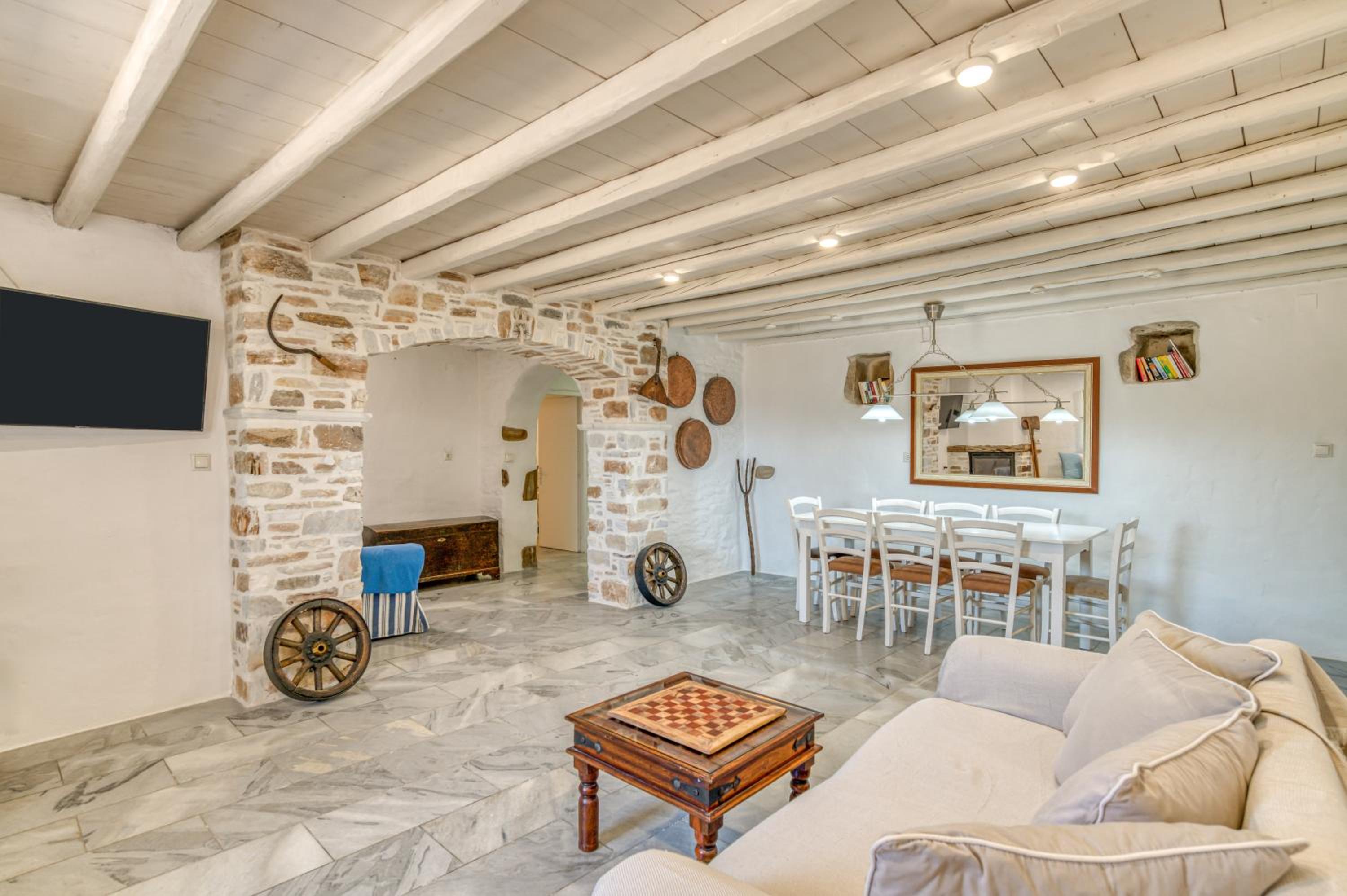 NikoRamaVilla Paros with swimming poll and BBQ for 21 guests