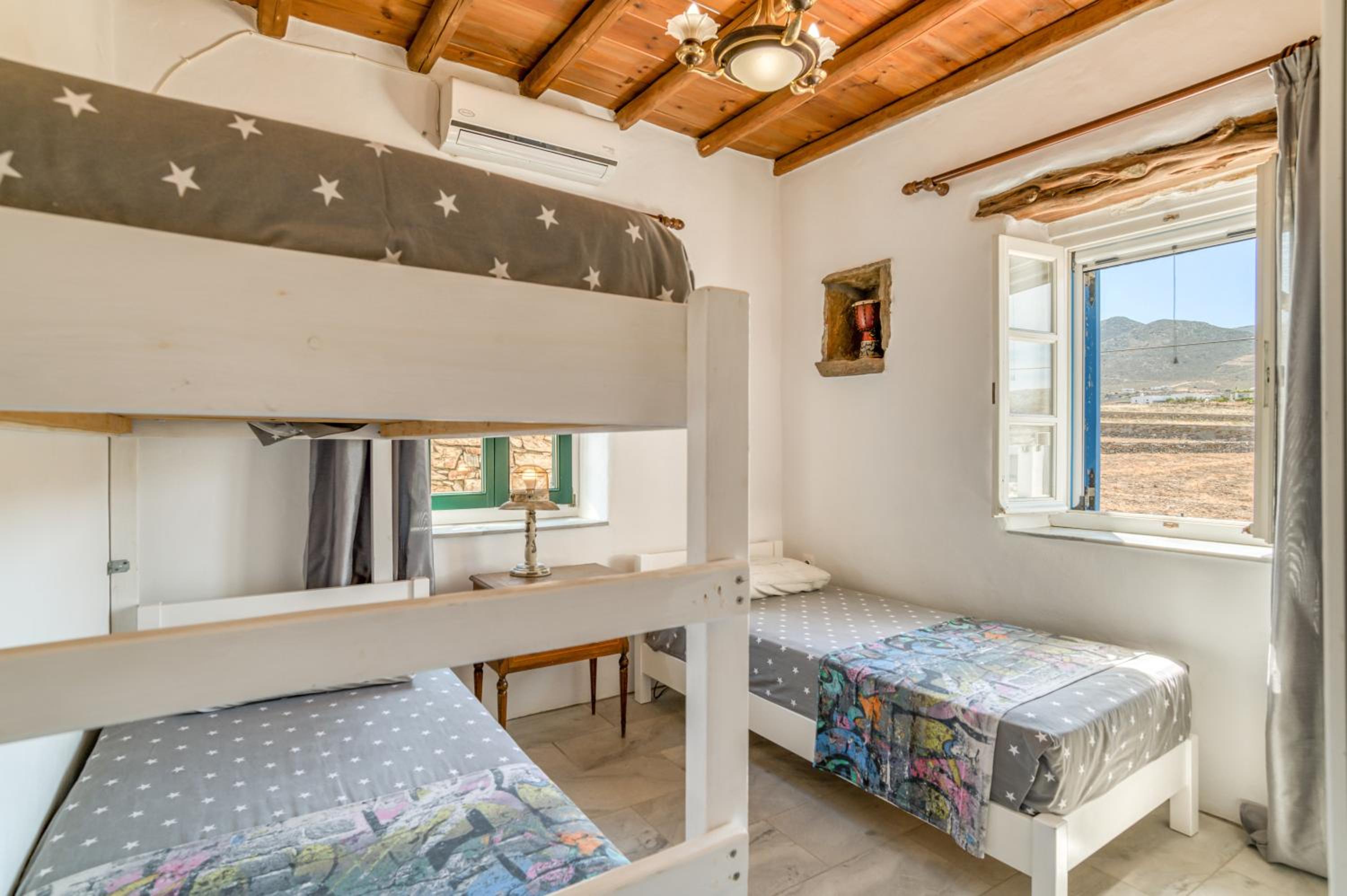 NikoRamaVilla Paros with swimming poll and BBQ for 21 guests