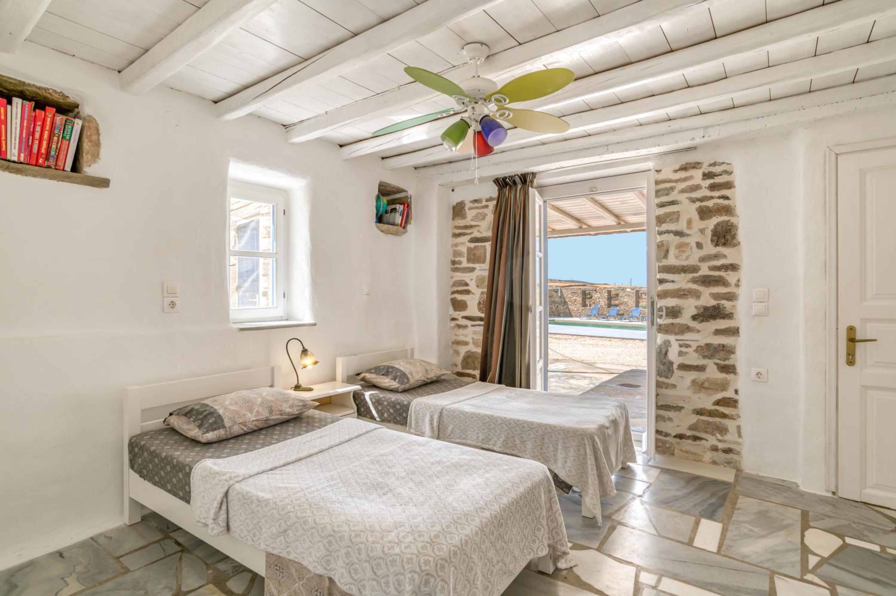 NikoRamaVilla Paros with swimming poll and BBQ for 21 guests