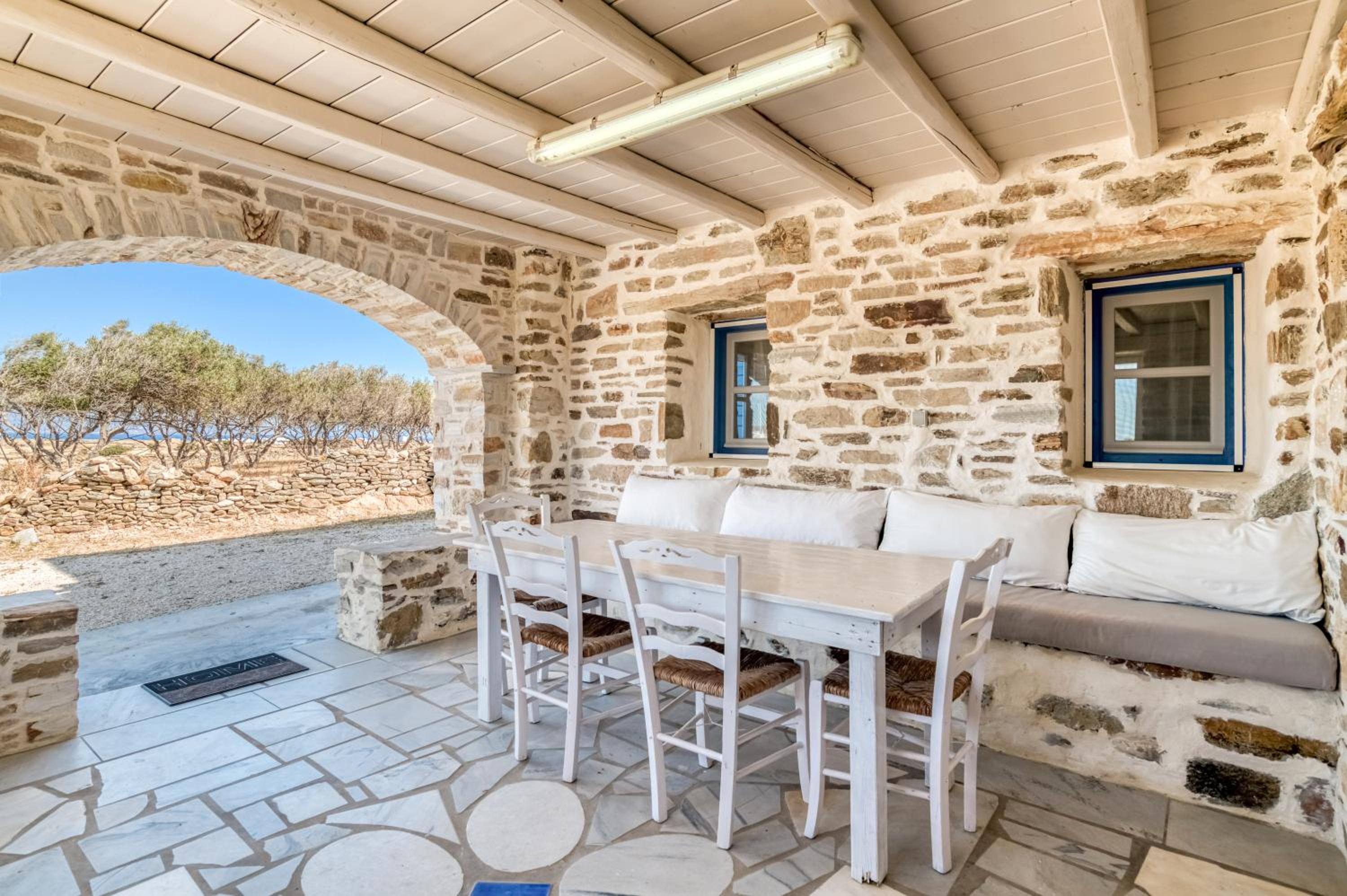 NikoRamaVilla Paros with swimming poll and BBQ for 21 guests